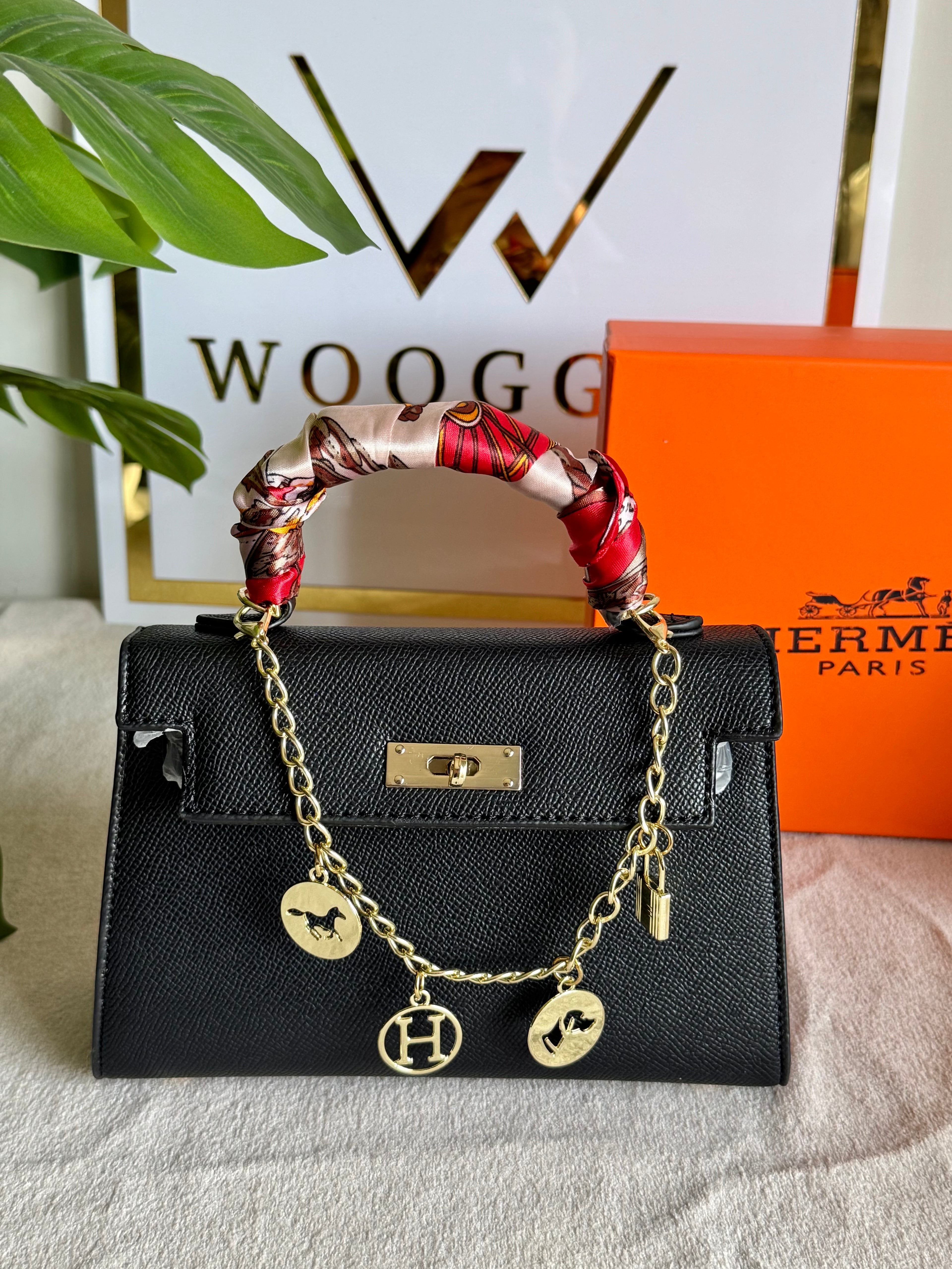 Hermes Kelly BOX PACKING with Chain and Silk Scarf (Black)