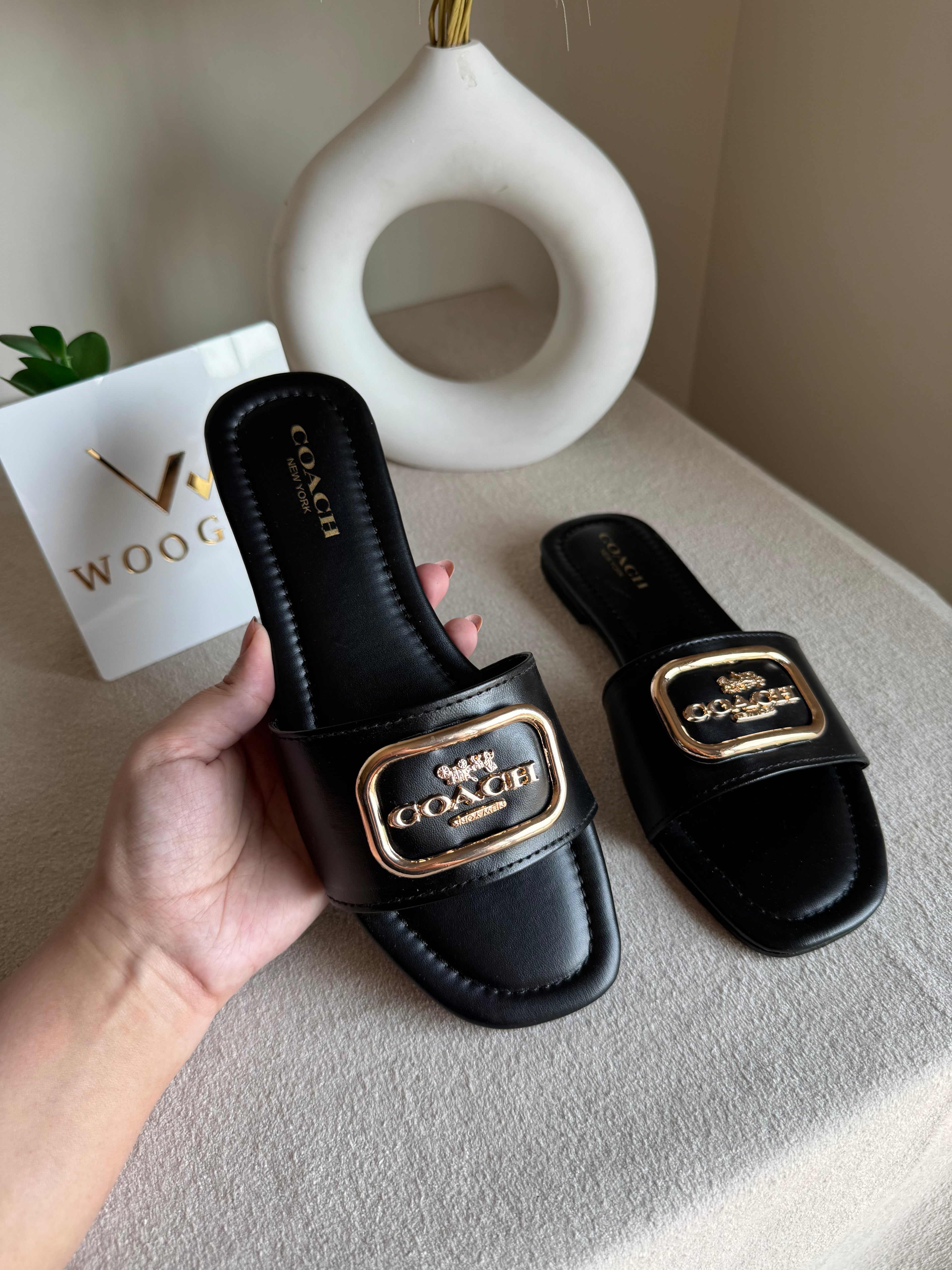 Minimal Coach Slides - Black