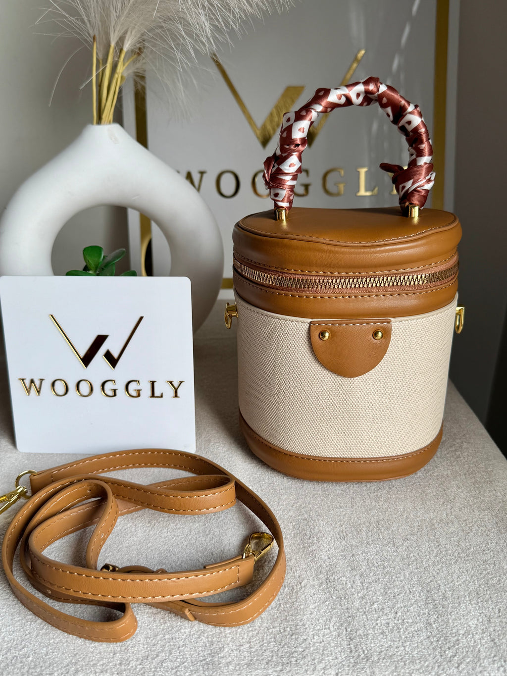 Cutest Crossbody Bag / Makeup Box Cream & Brown
