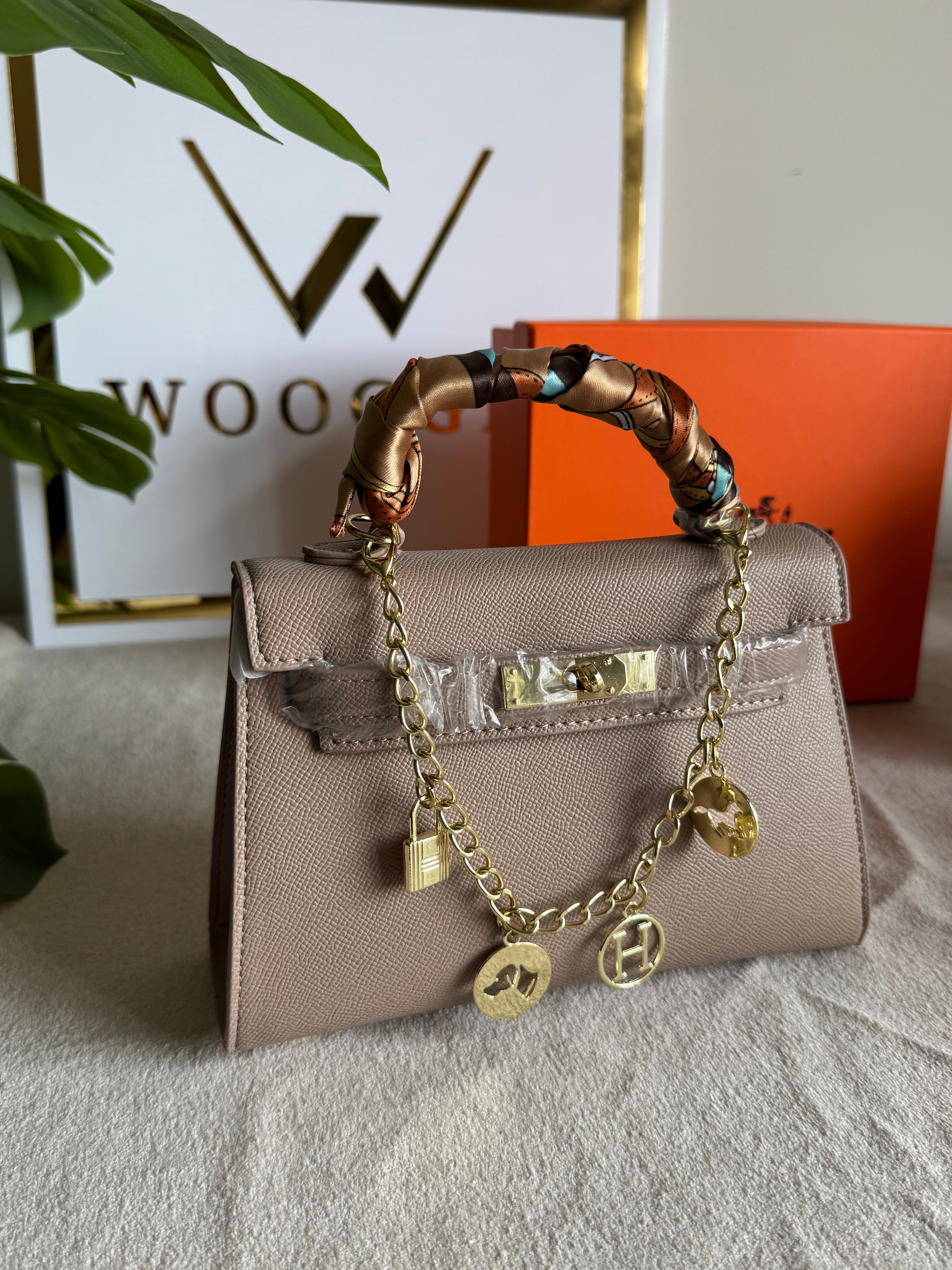 Hermes Kelly BOX PACKING with Chain and Silk Scarf (Beige)