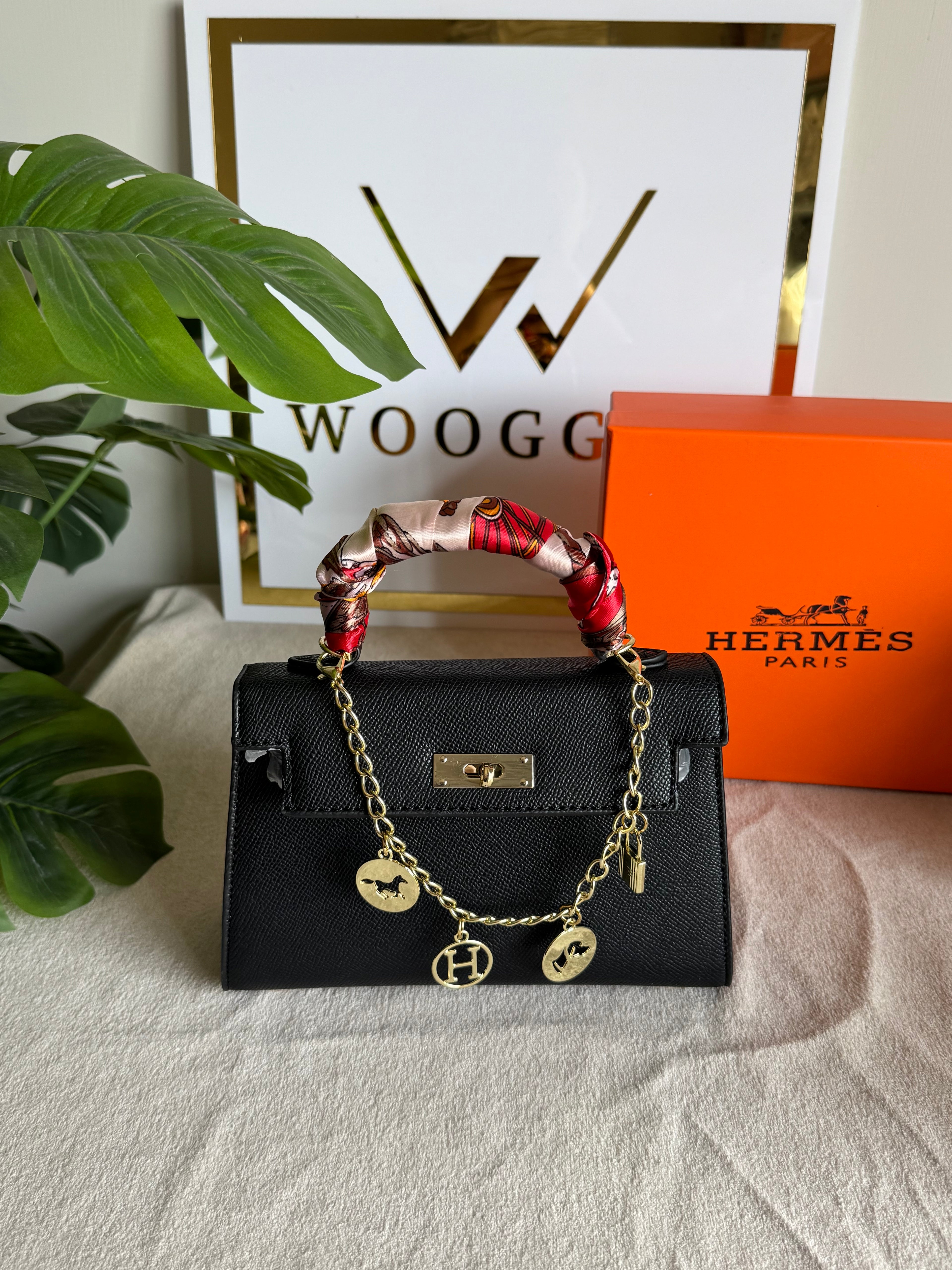 Hermes Kelly BOX PACKING with Chain and Silk Scarf (Black)