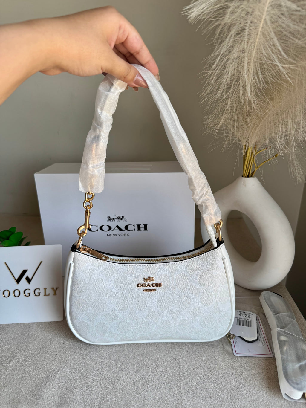 COACH TERI PREMIUM (White) - BOX PACKING