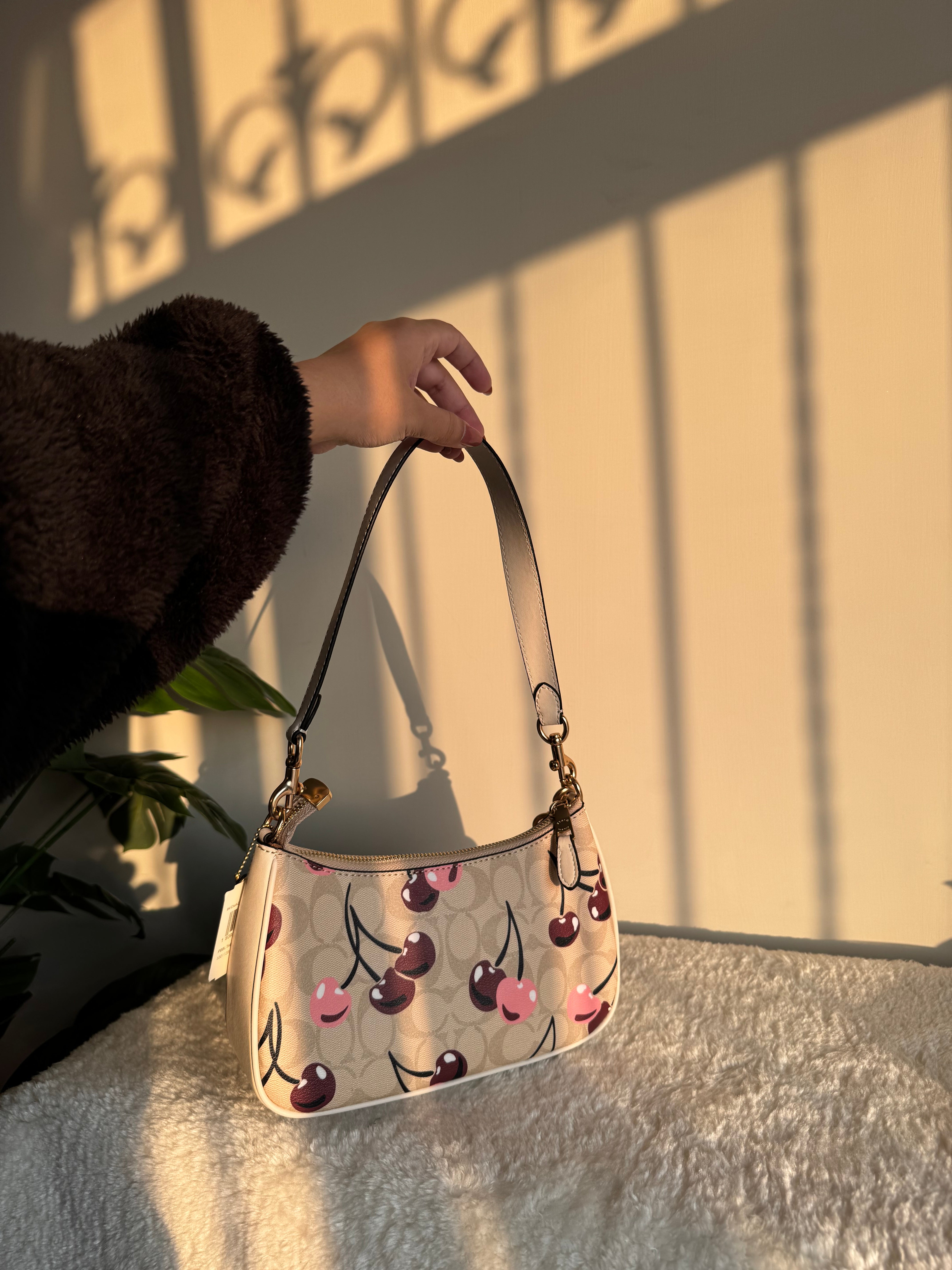 COACH TERI PREMIUM with Coach Cherry Charm (Cherry Off White) - BOX PACKING