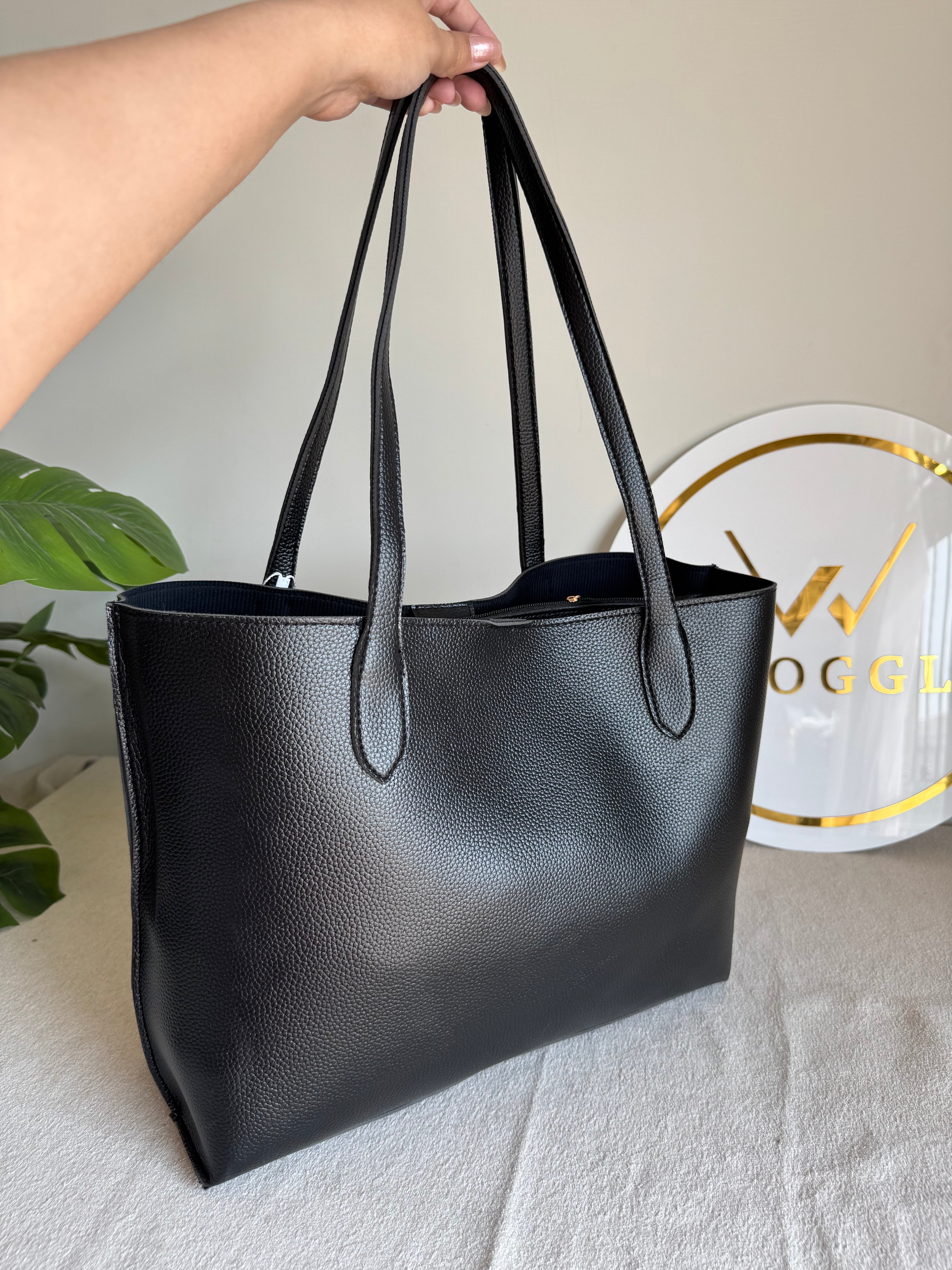 COACH Solid Tote Bag - Black