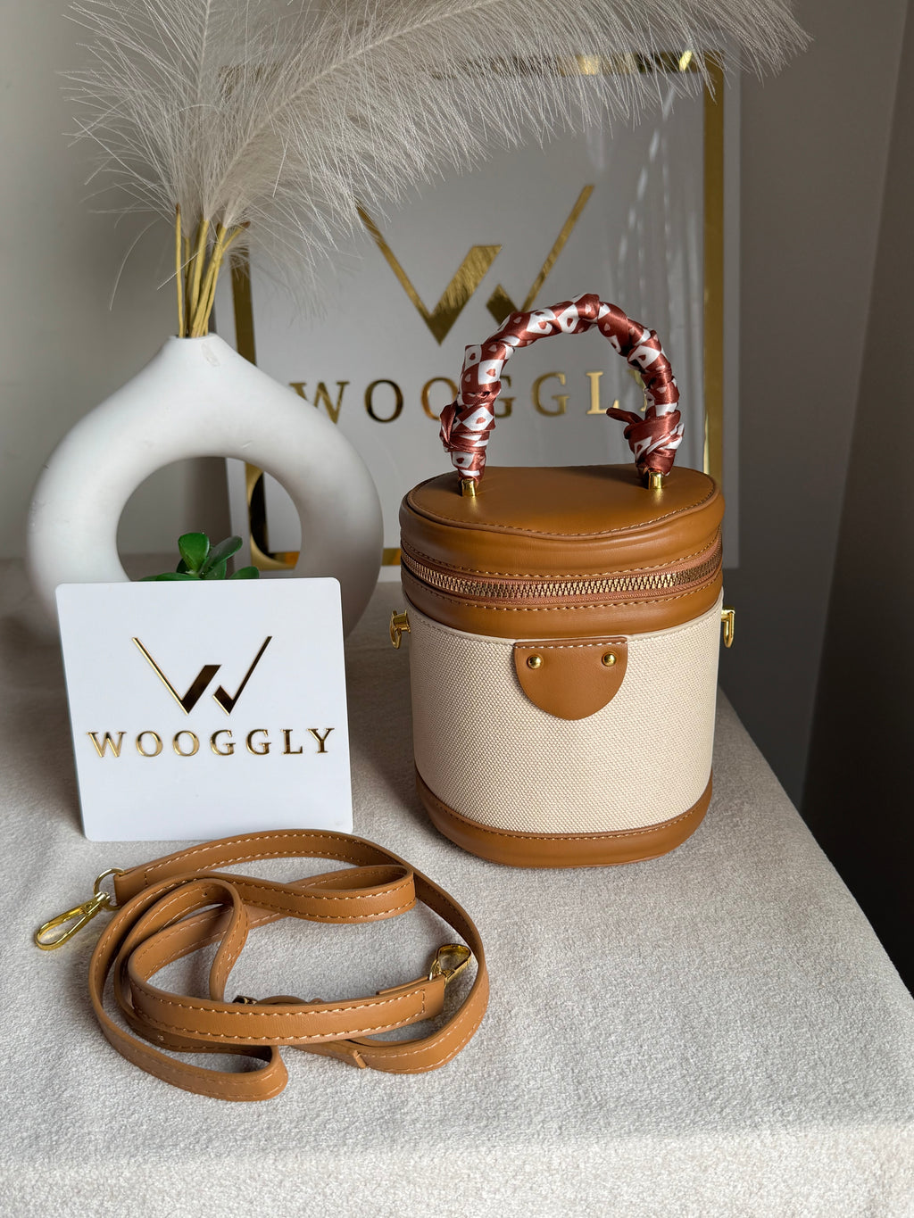Cutest Crossbody Bag / Makeup Box Cream & Brown