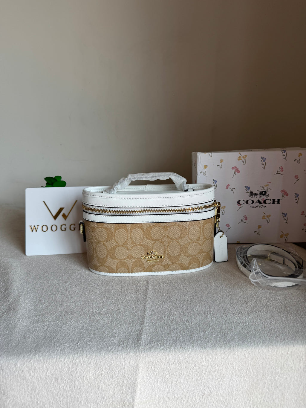 COACH Premium Bucket Bag (Apricot White) with Long Strap - BOX PACKING (Copy)