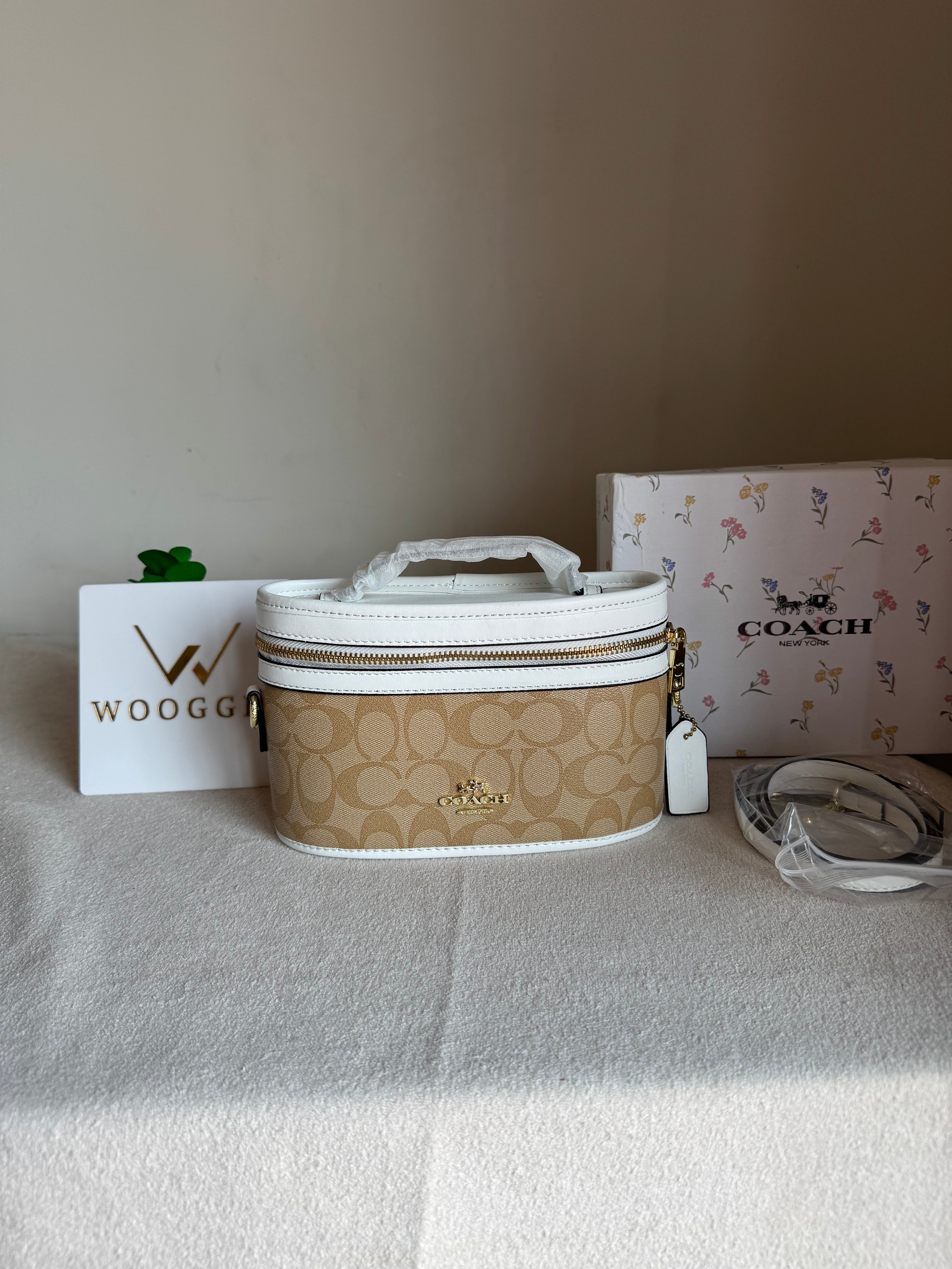 COACH Premium Bucket Bag (Apricot White) with Long Strap - BOX PACKING (Copy)