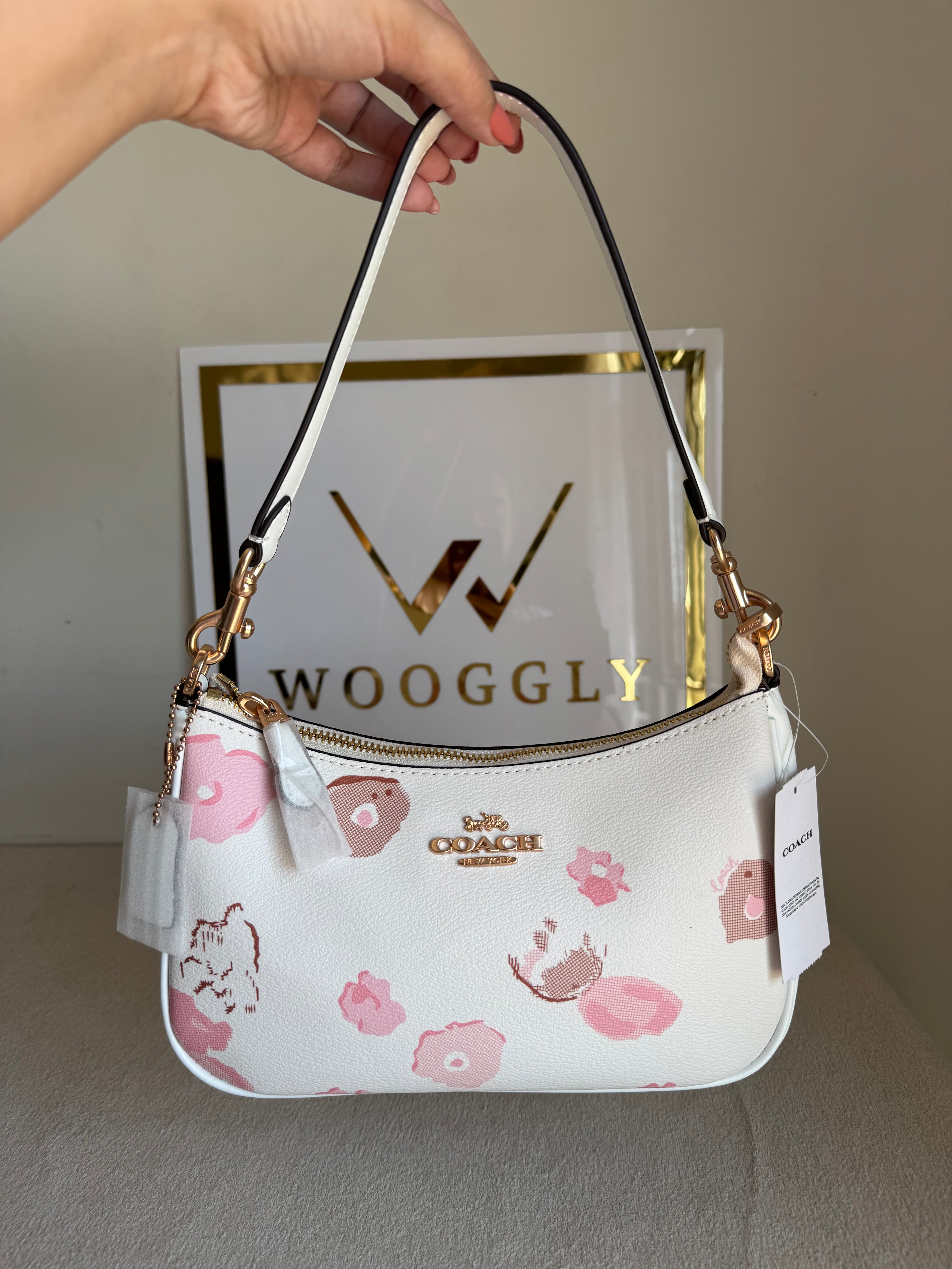 COACH TERI PREMIUM (Cutest Summer White) - MAGNETIC BOX PACKING