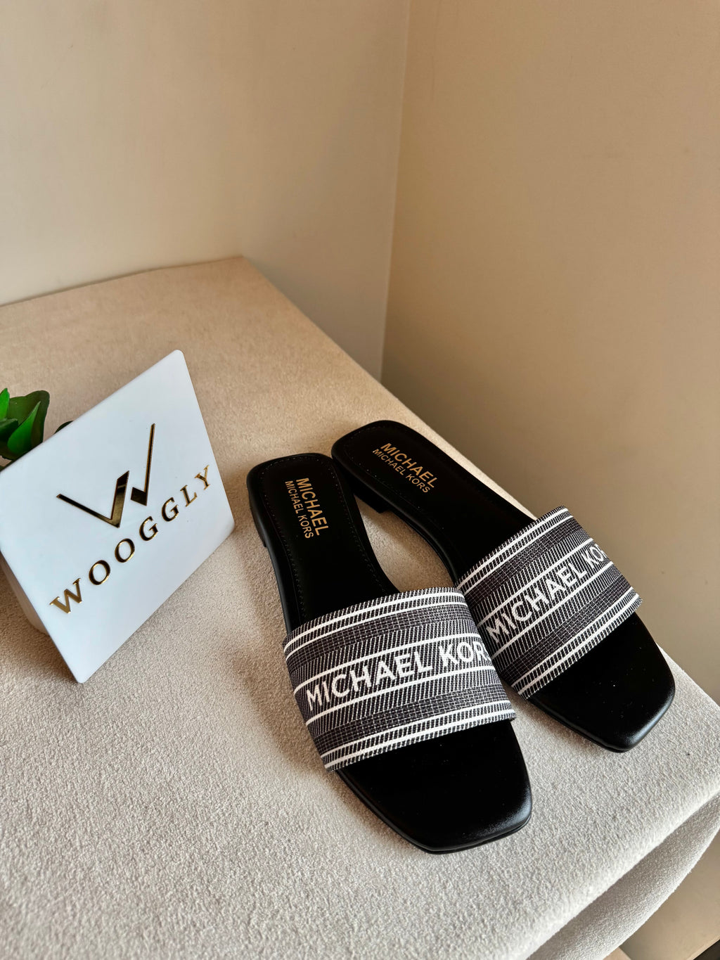 MK Classy Slide Black