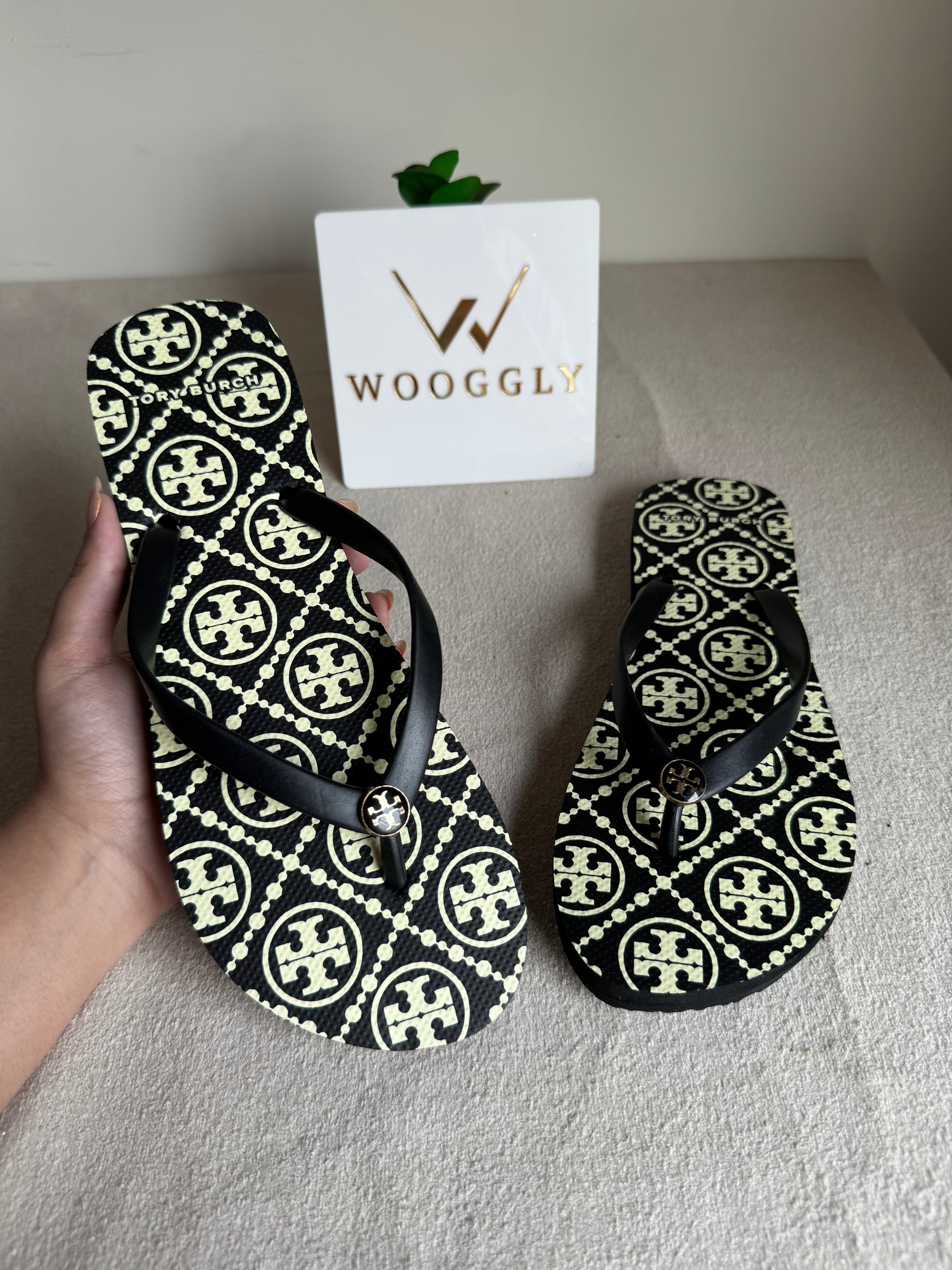 Classic Tory Burch Black & White Comfy Flip Flops