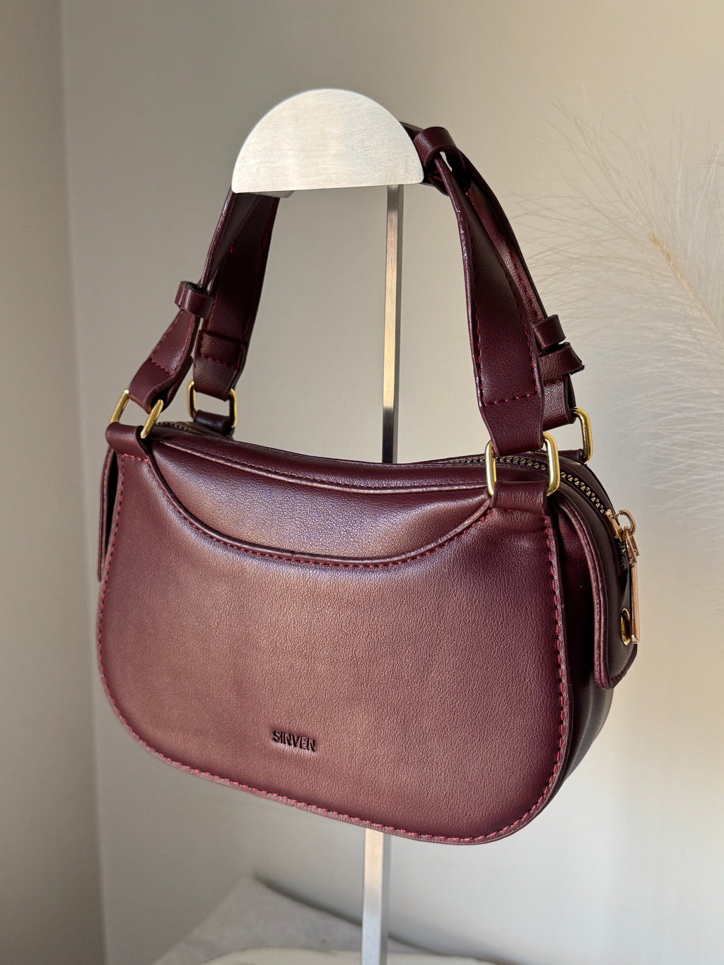 Sleek Aura Bag - Maroon
