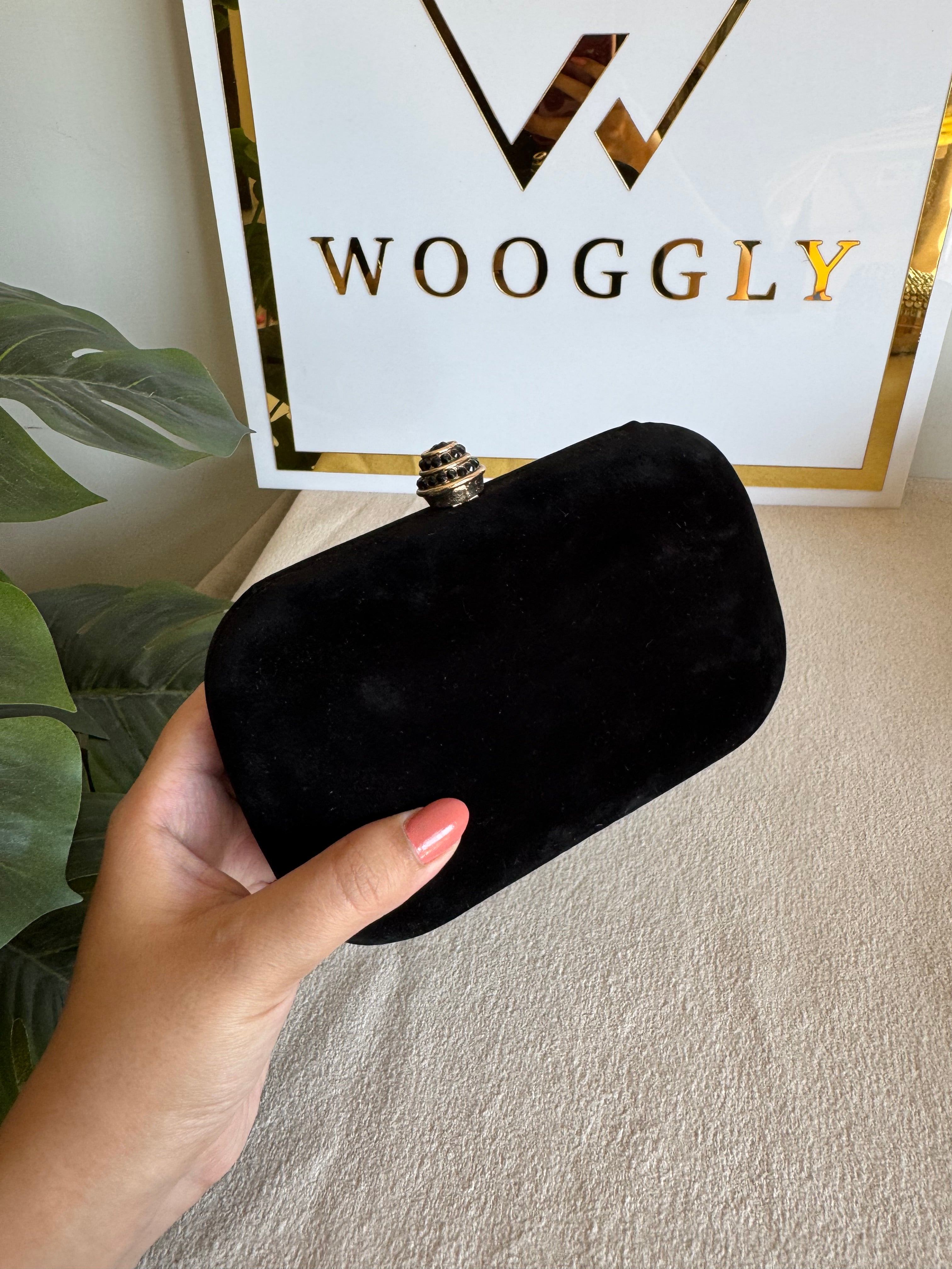 Zeenat Clutch - Black