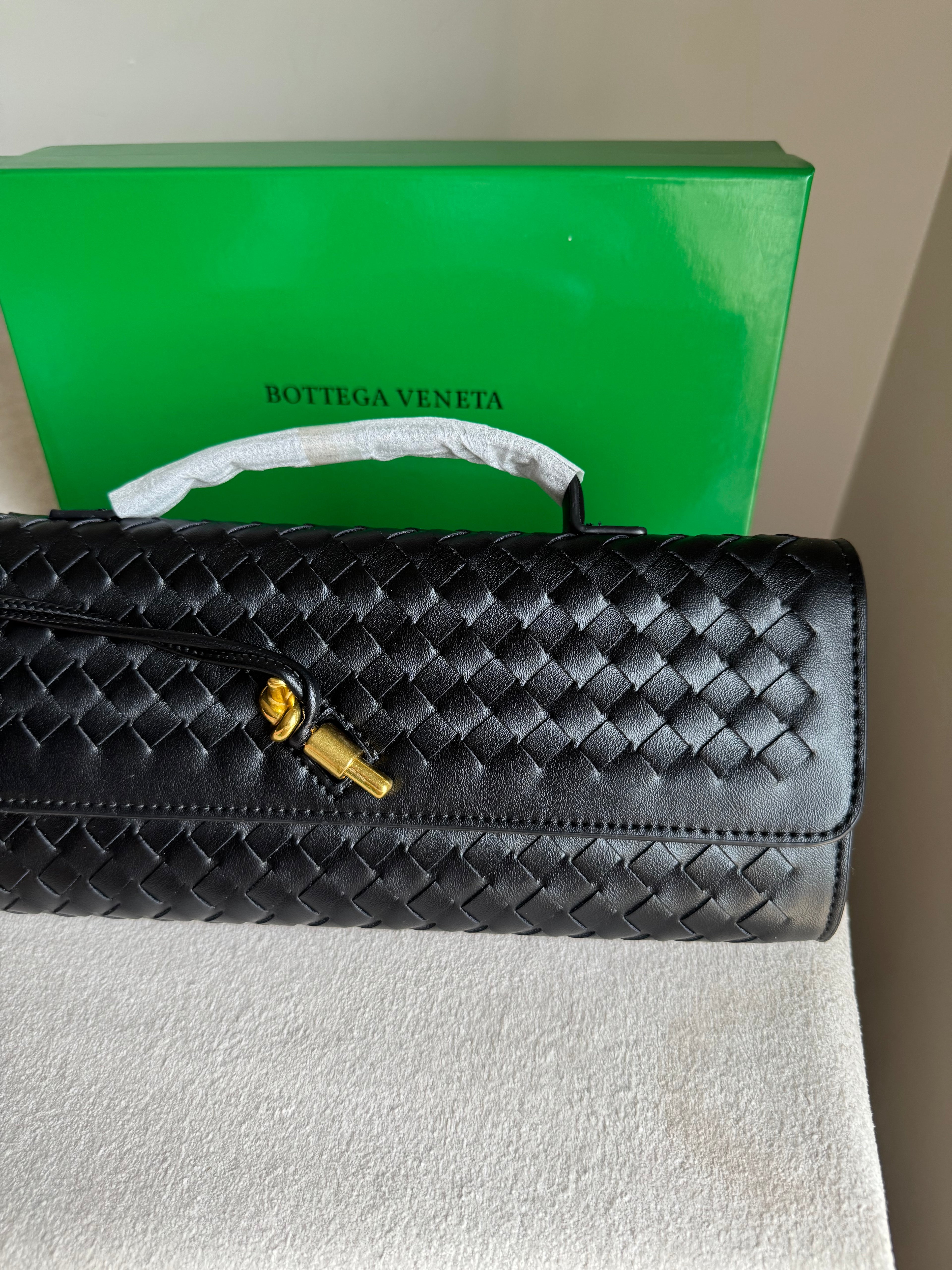 Premium Bottega Veneta Viral Bag with BOX Packing - Black