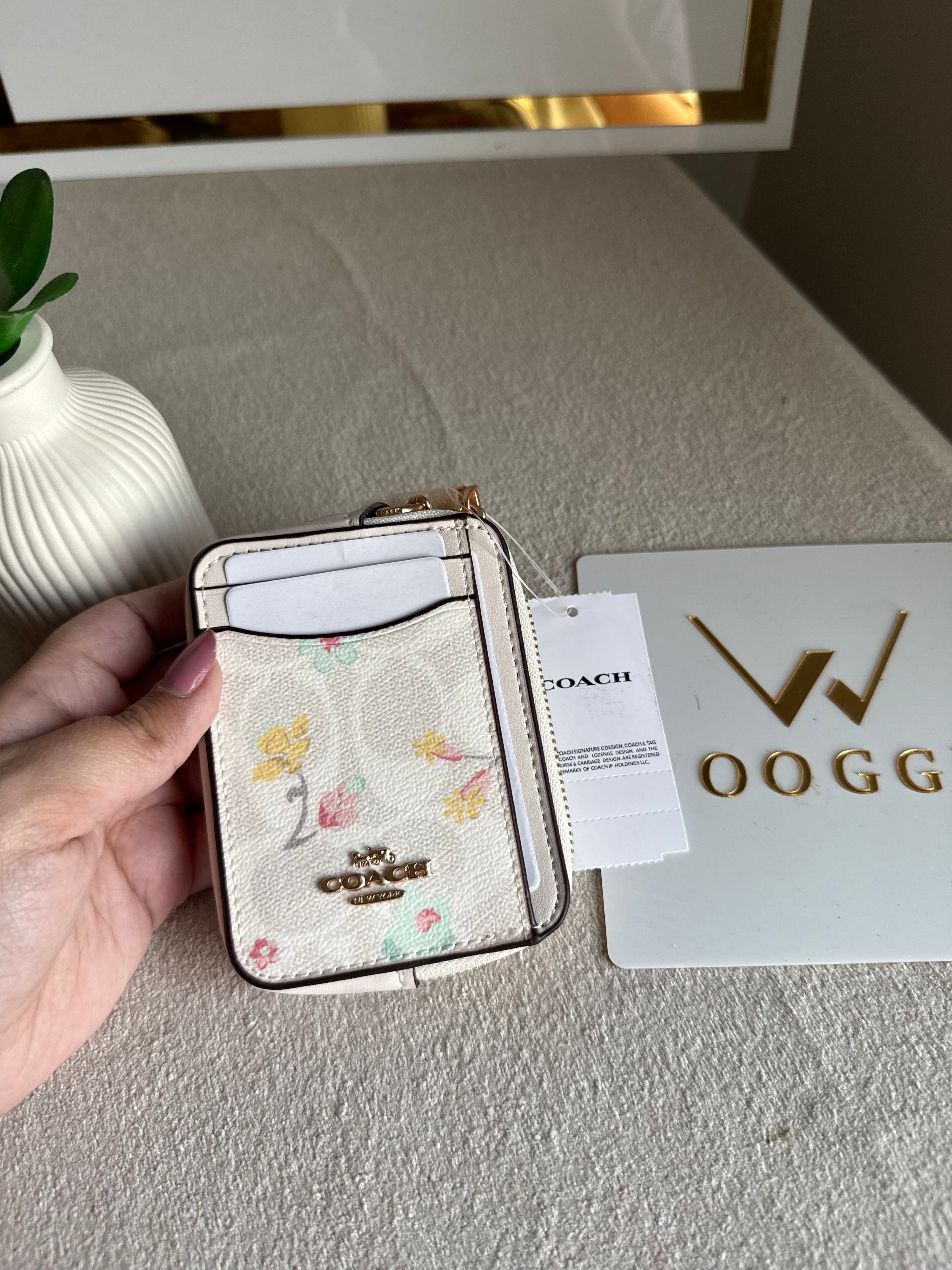 Coach Zip Card Case - Cute White Floral