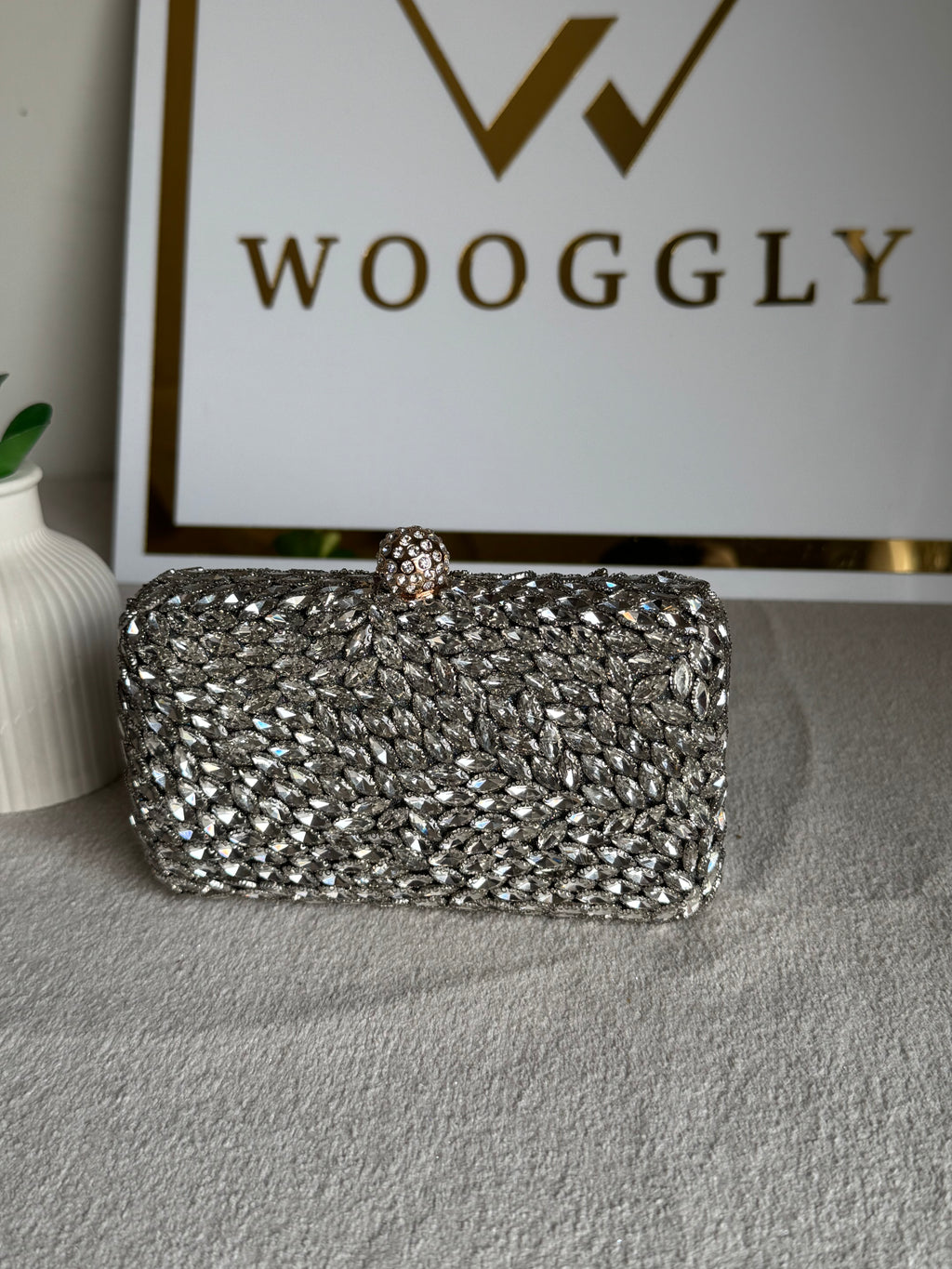Alyzeh Clutch (Silver)