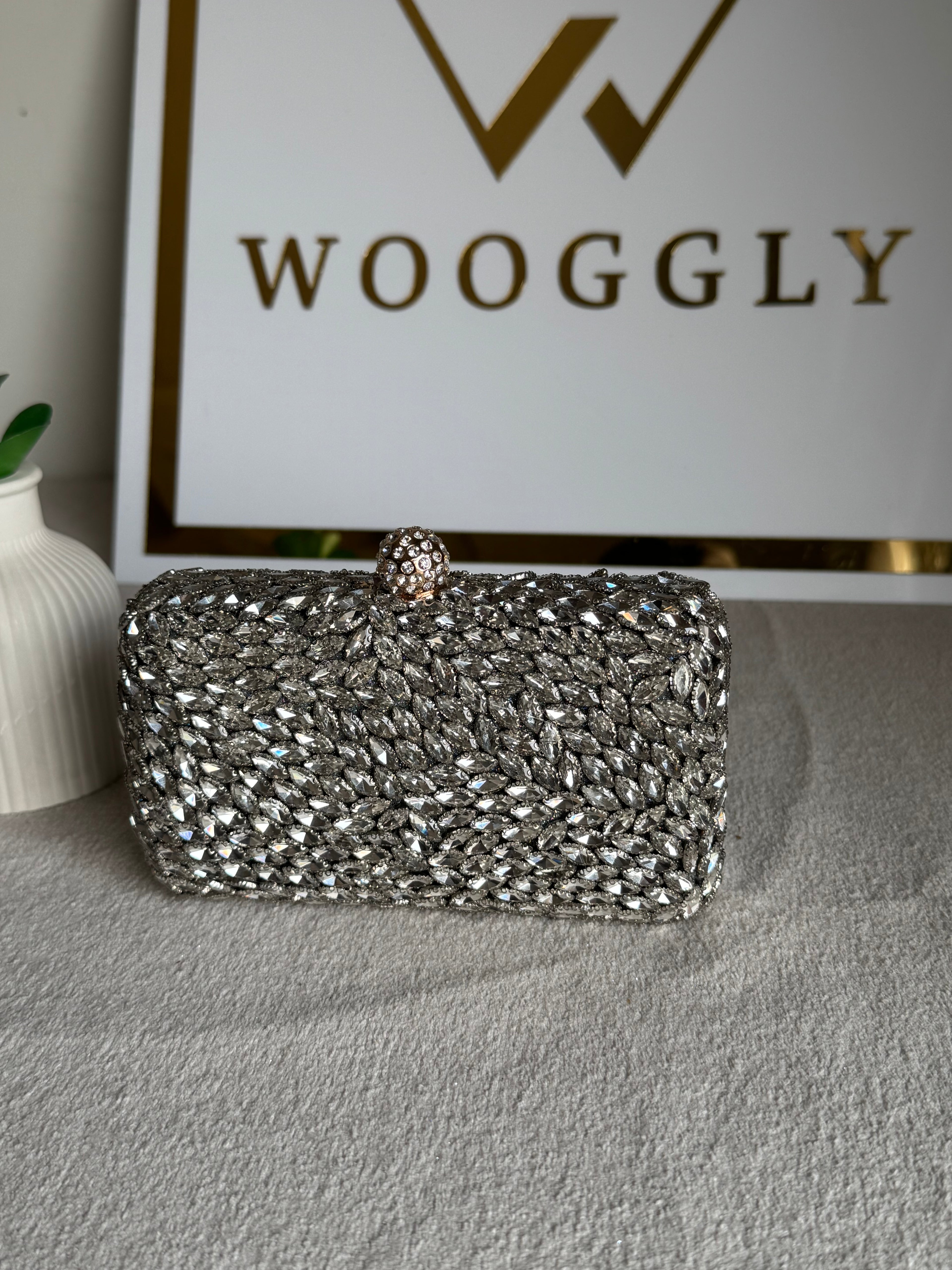 Alyzeh Clutch (Silver)