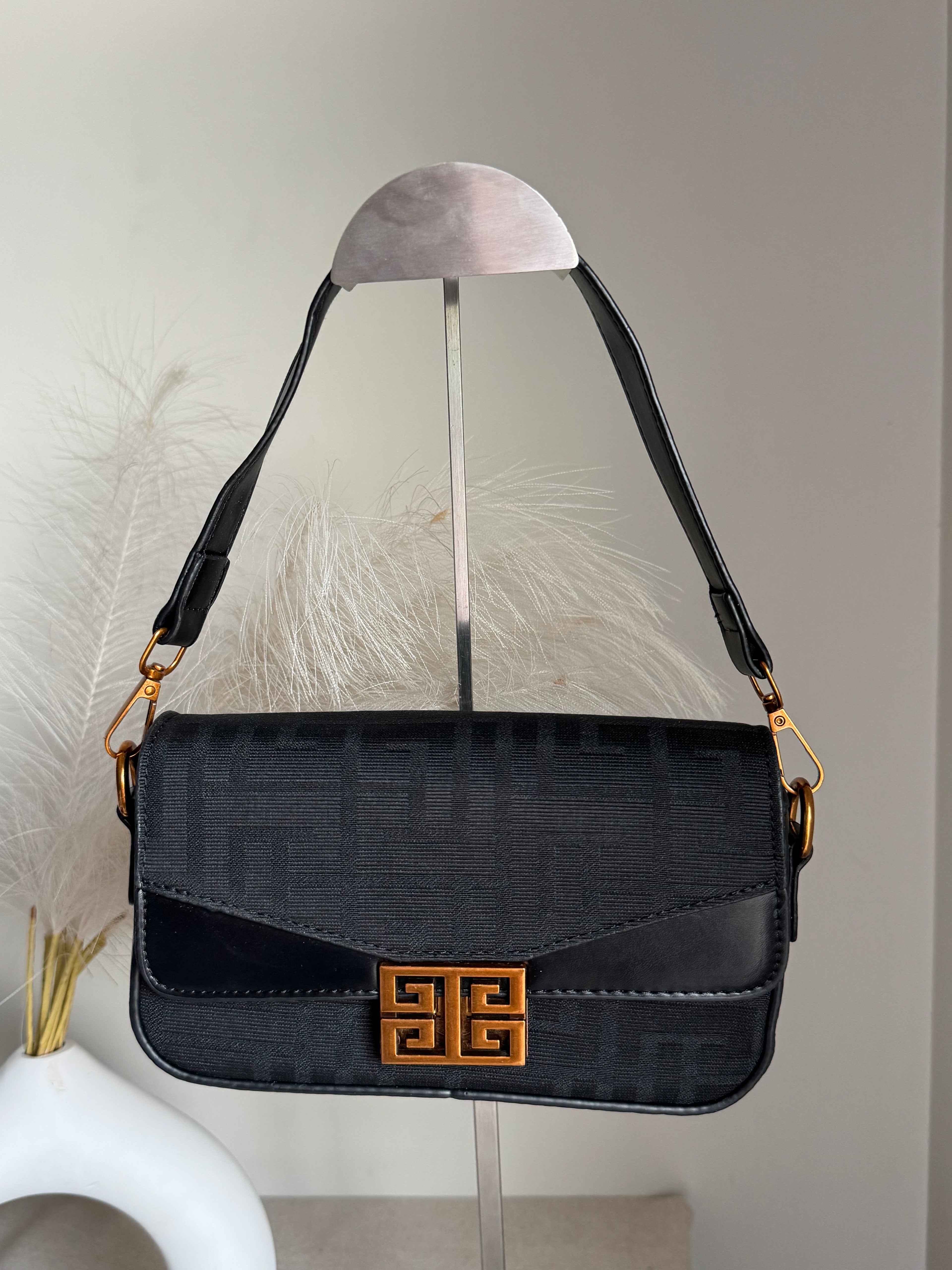 Chic Baguette Bag Black