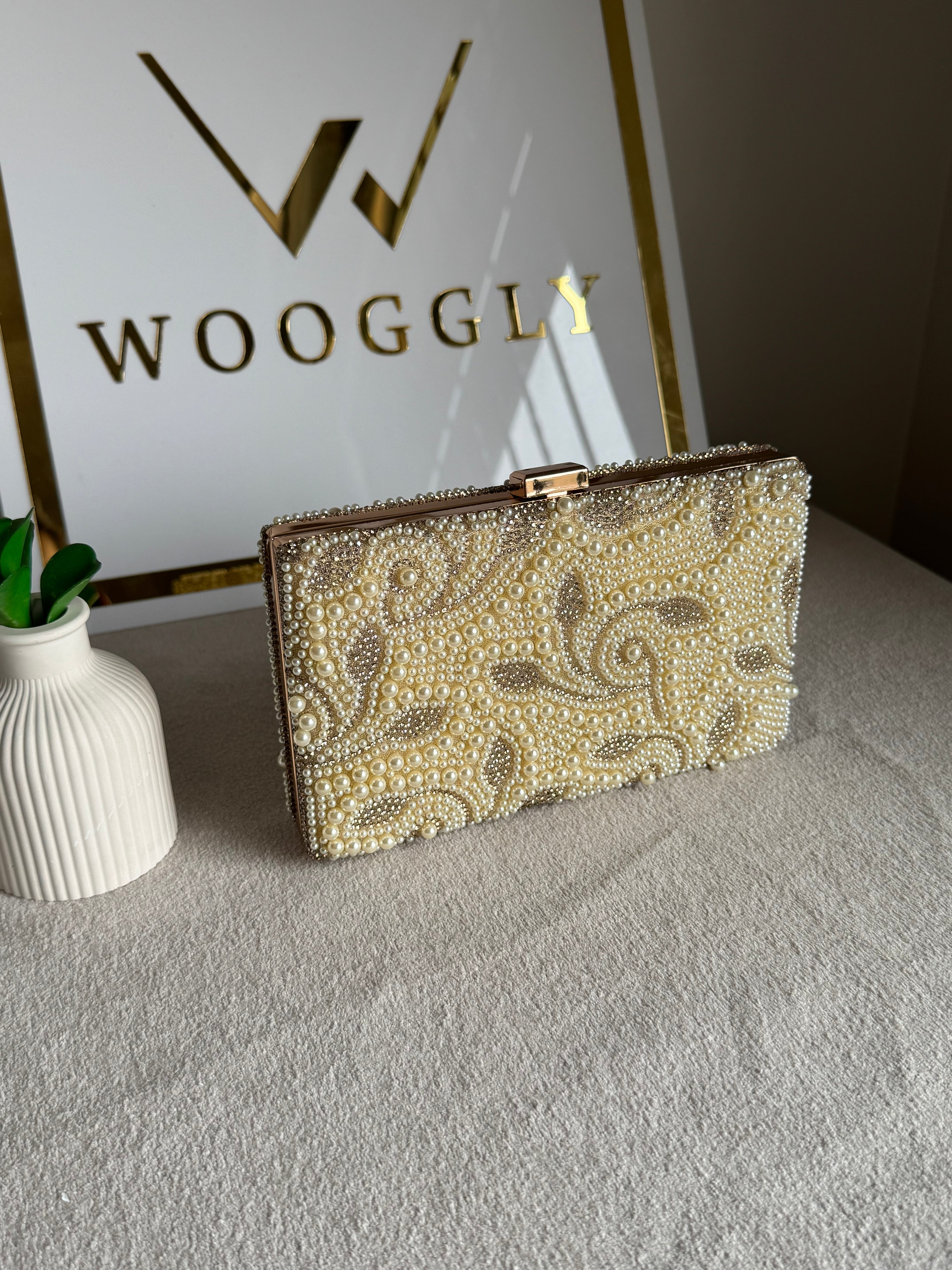 Slay Pearl Clutch