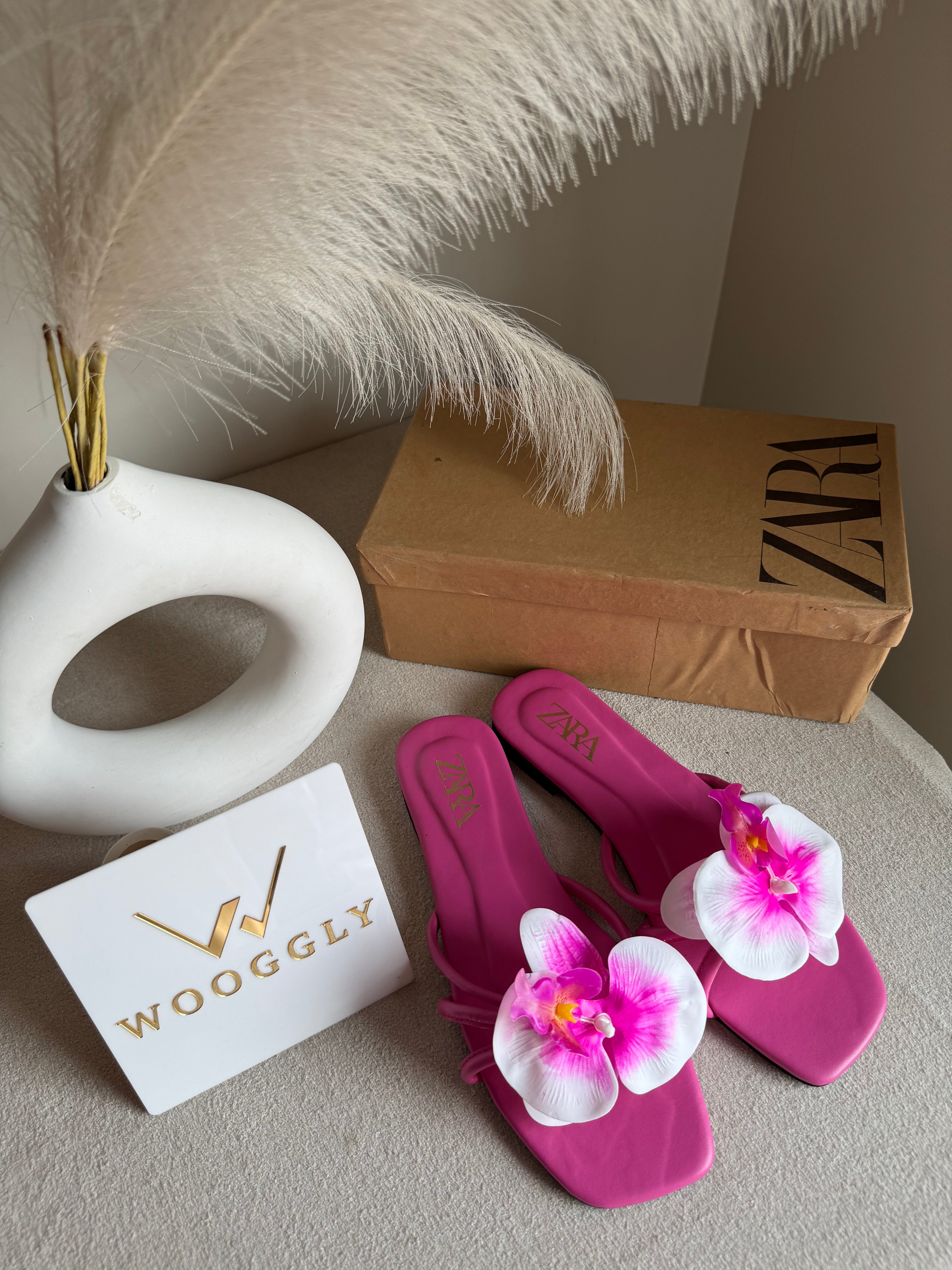 VIRAL FLOWER SLIDES - Hot Pink
