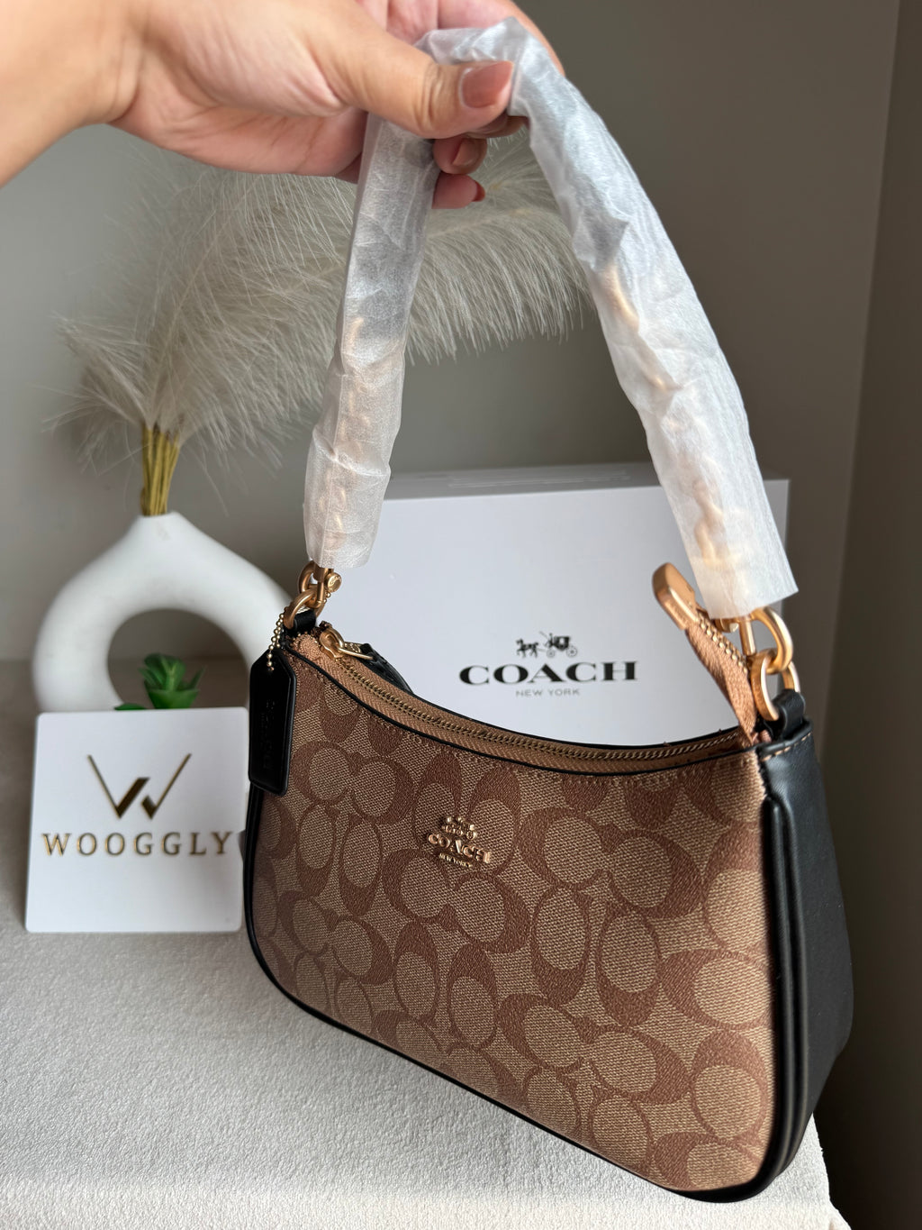 COACH TERI PREMIUM (Apricot Black) - BOX PACKING