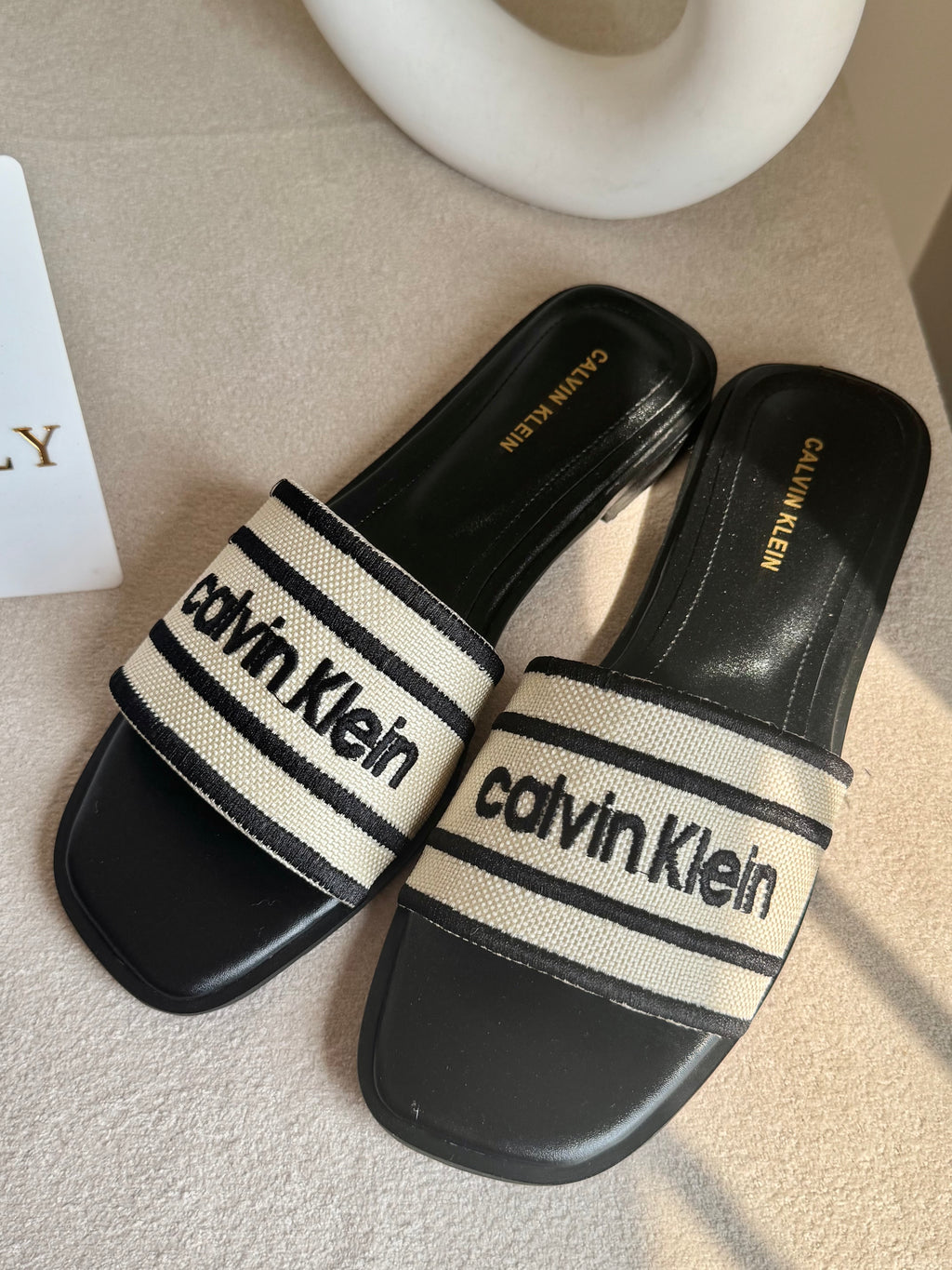 Chic CK Slides - Black & White