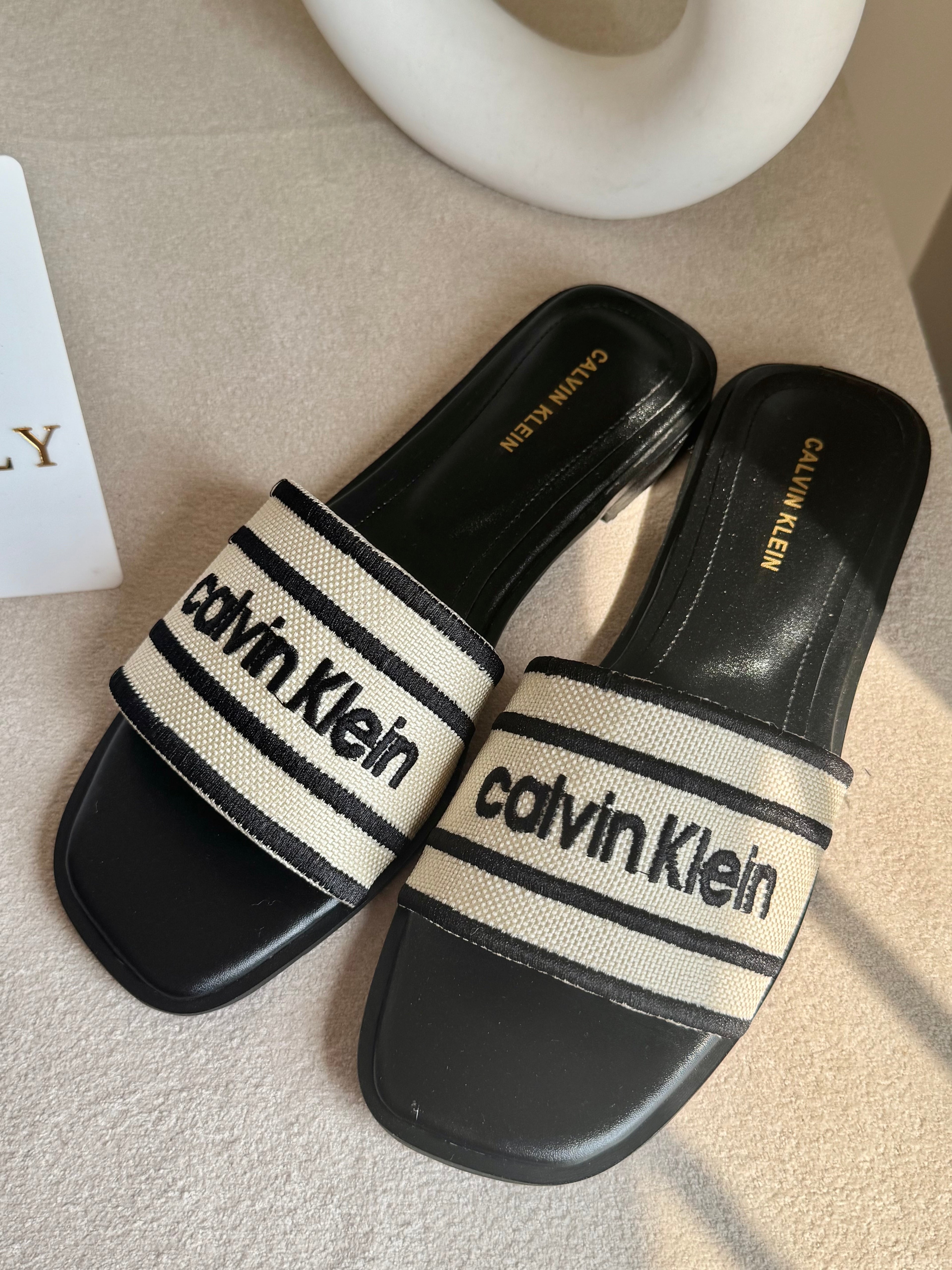 Chic CK Slides - Black & White