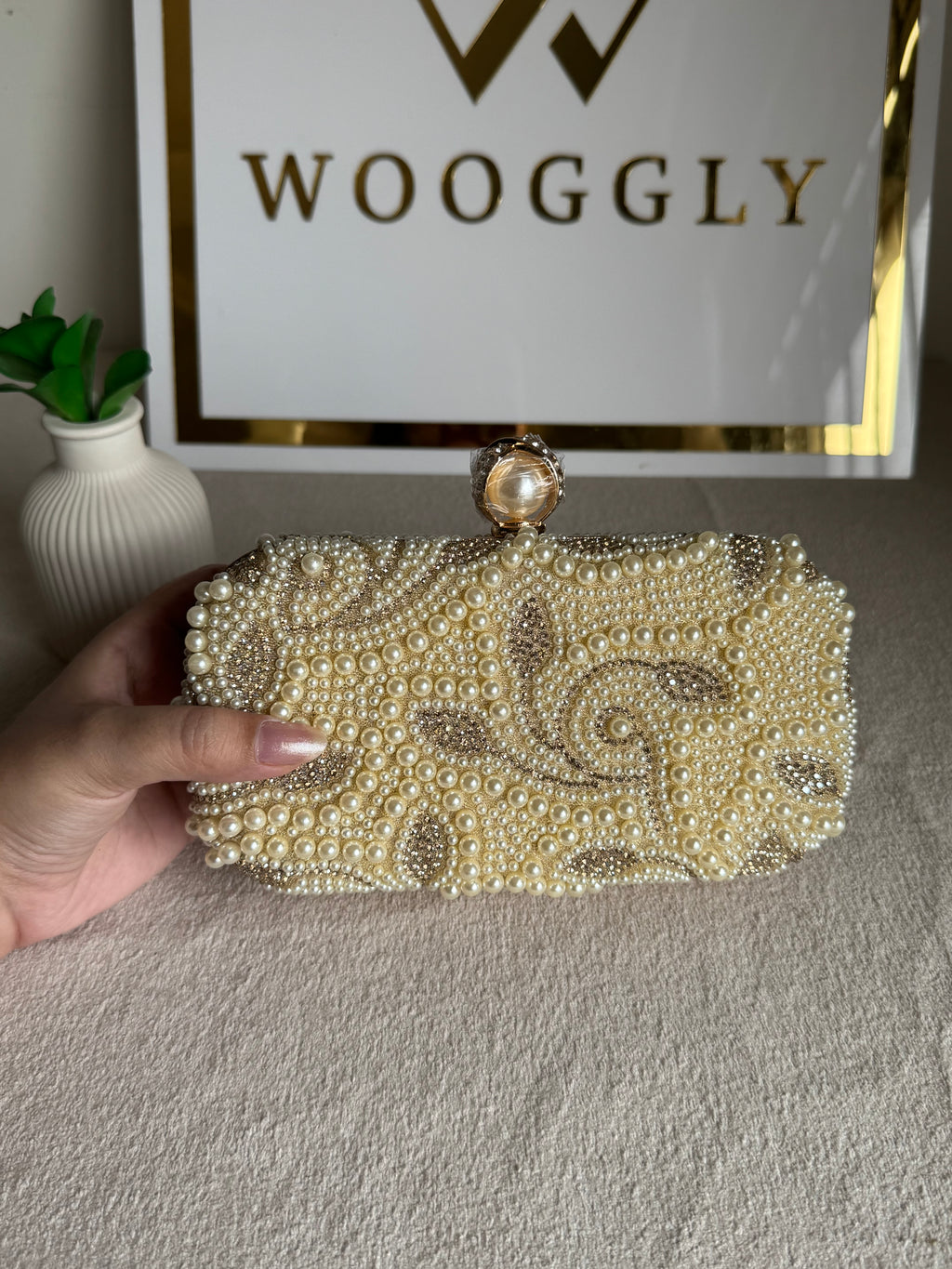 Zarmina Pearl Clutch