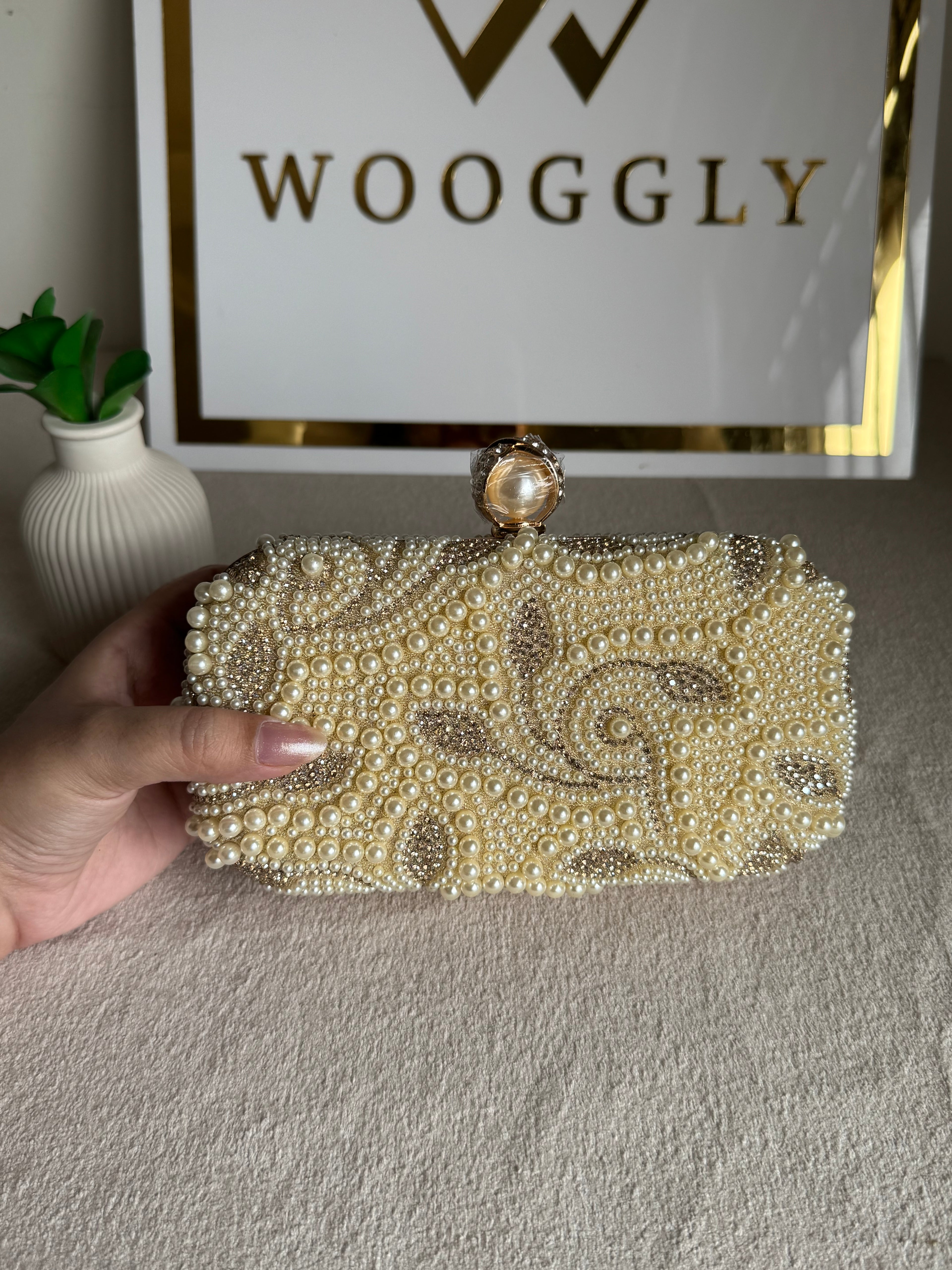 Zarmina Pearl Clutch