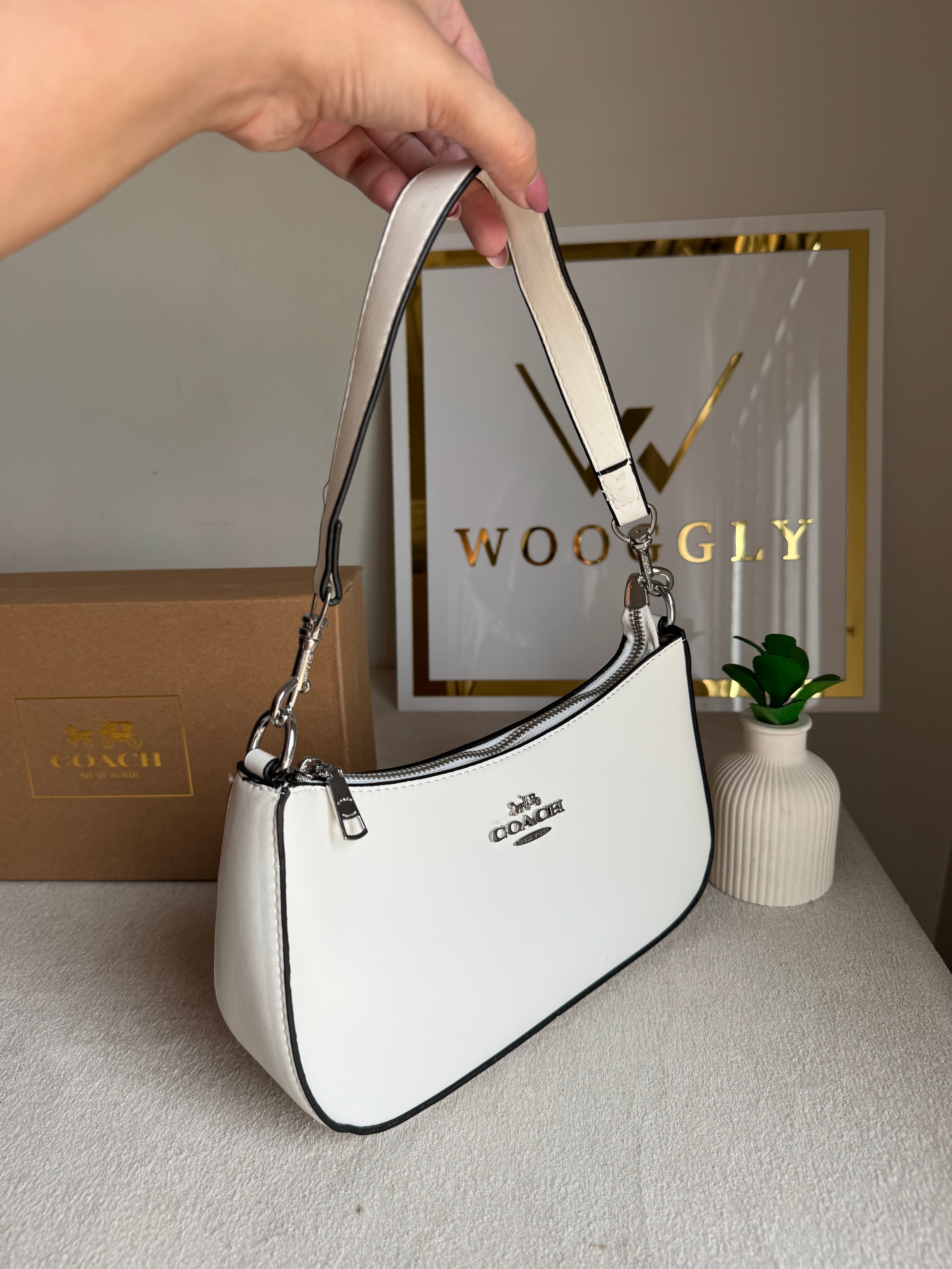COACH TERI PREMIUM (White) - BOX PACKING
