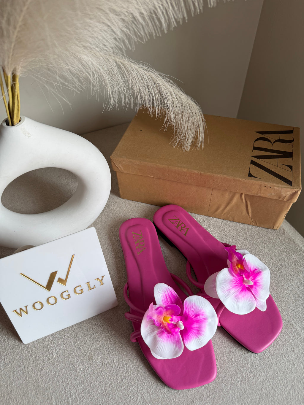VIRAL FLOWER SLIDES - Hot Pink