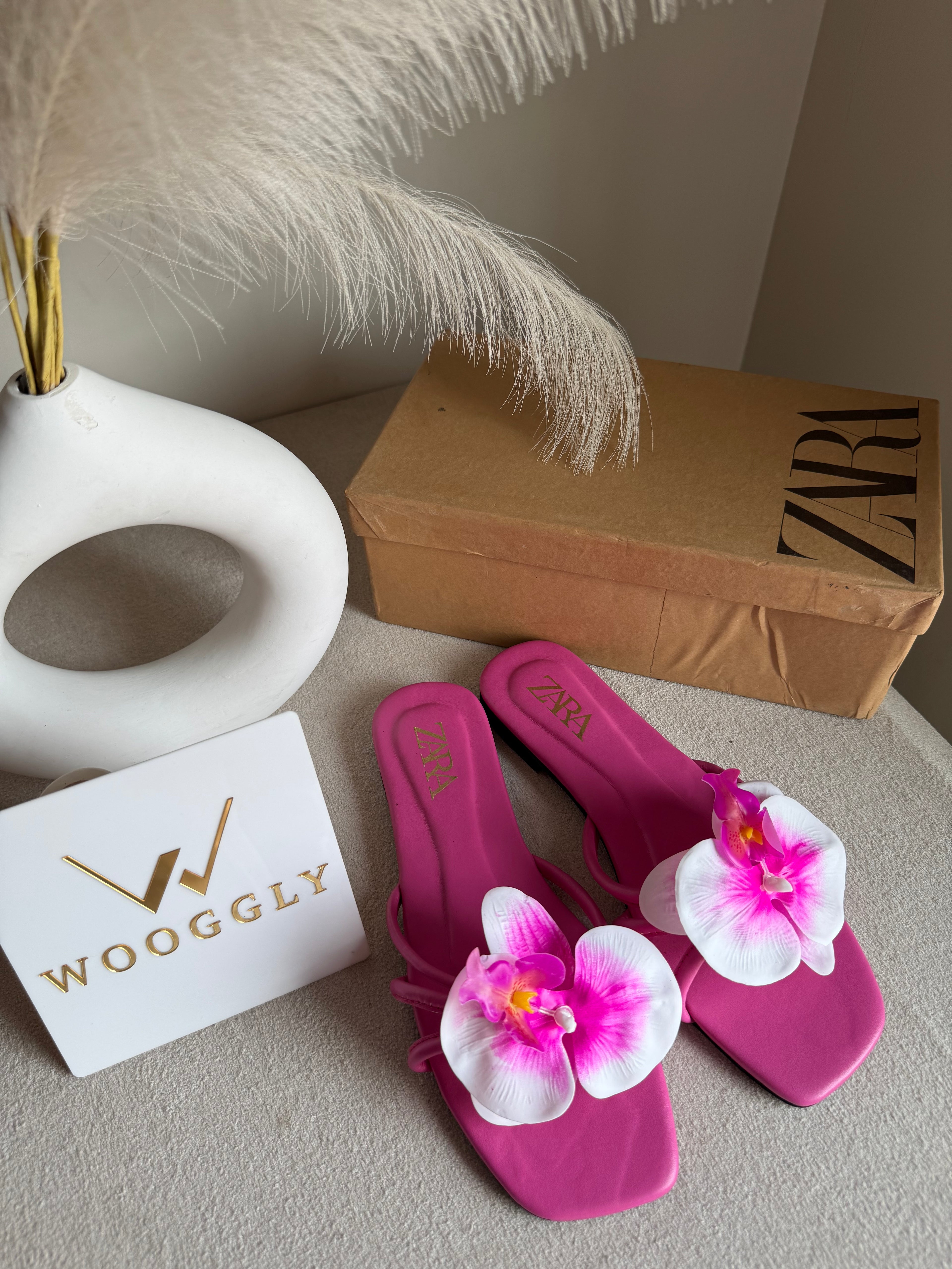 VIRAL FLOWER SLIDES - Hot Pink