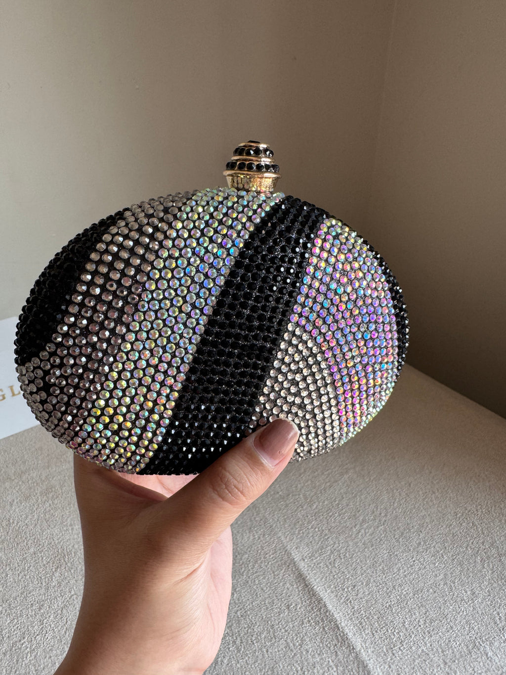 High Quality Luxe Statement Clutch - Black