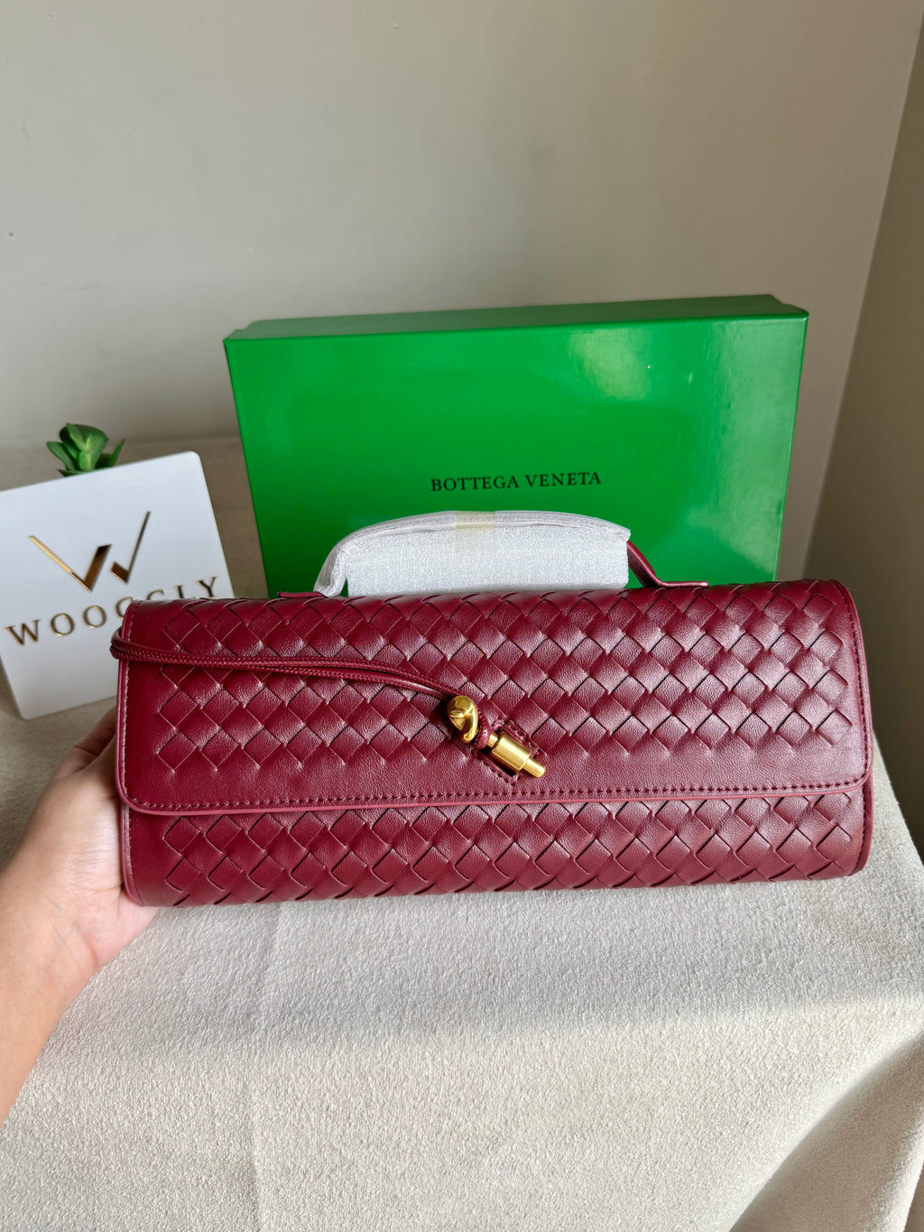 Premium Bottega Veneta Viral Bag with BOX Packing - Burgandy