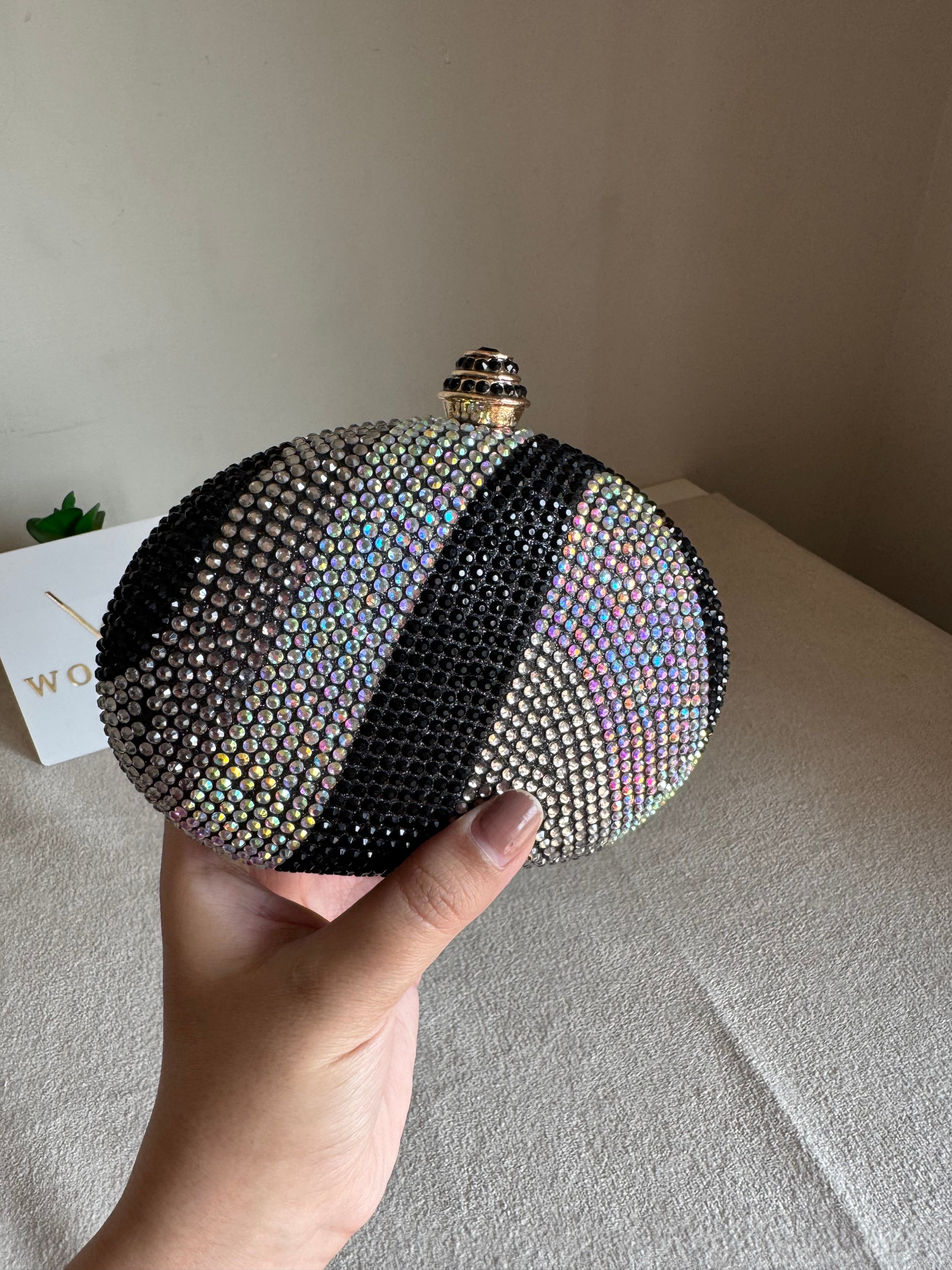 High Quality Luxe Statement Clutch - Black