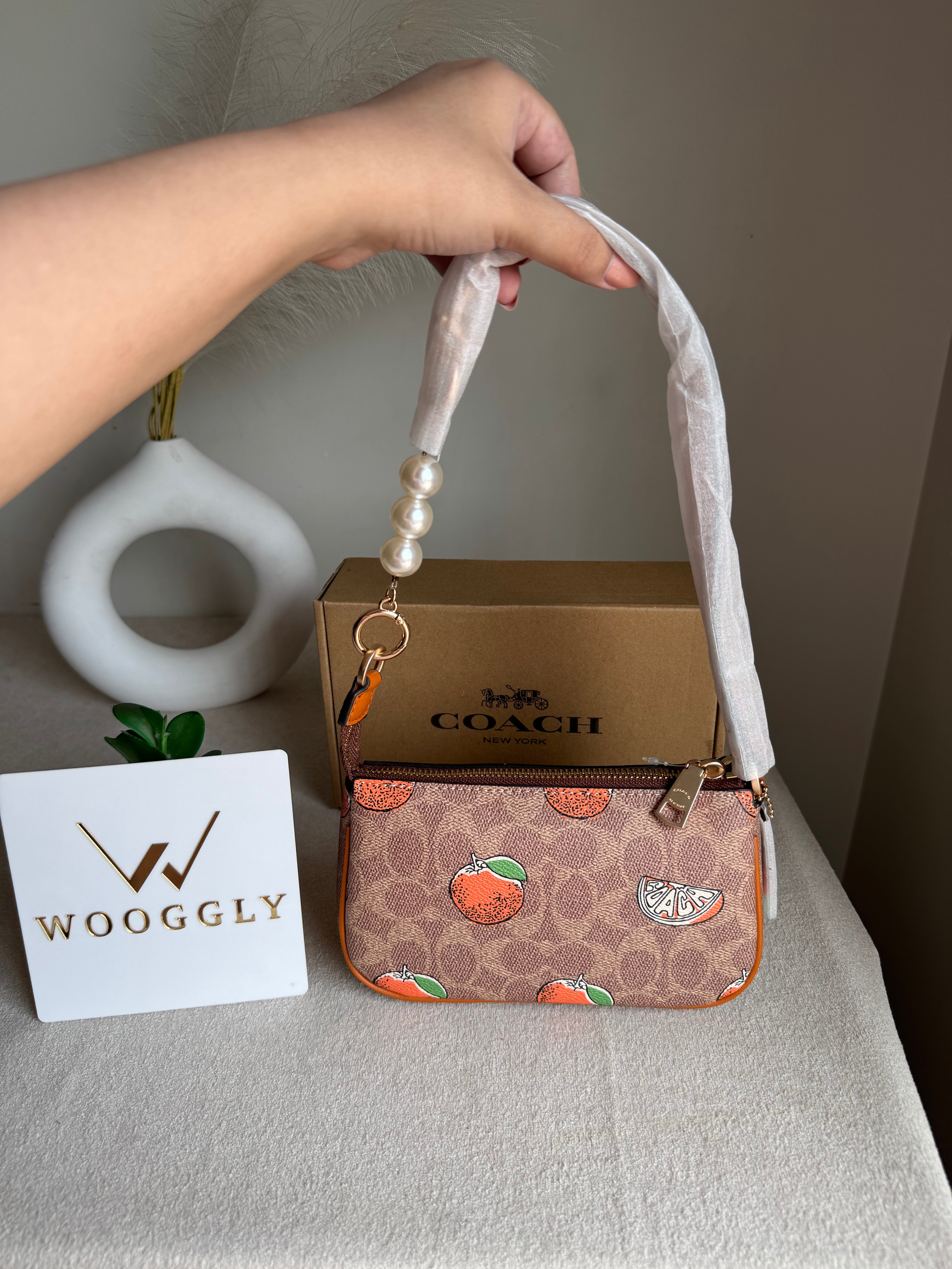 Nolita 19 Signature Canvas with Cute Oranges - BOX PACKING