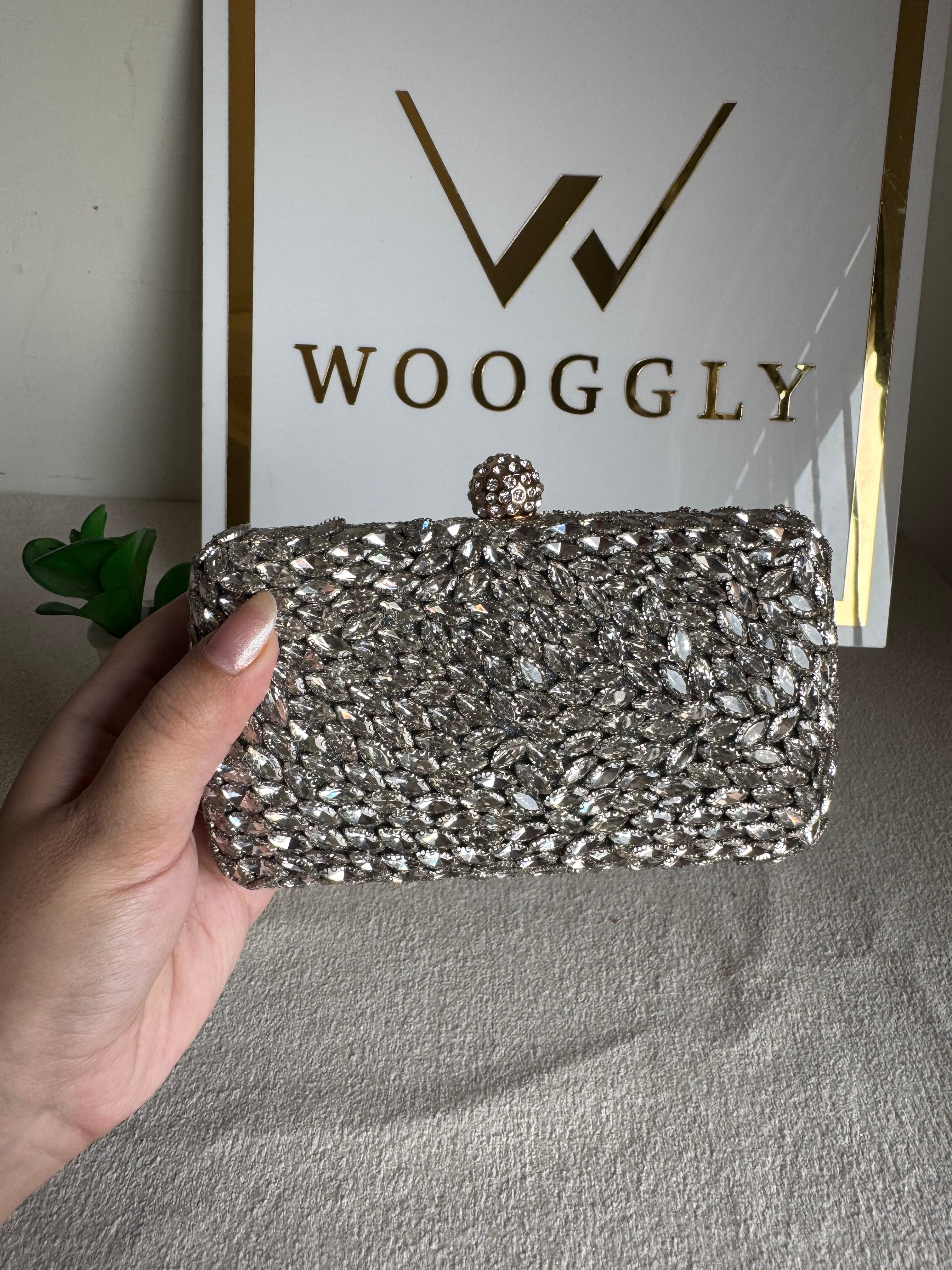 Alyzeh Clutch (Silver)