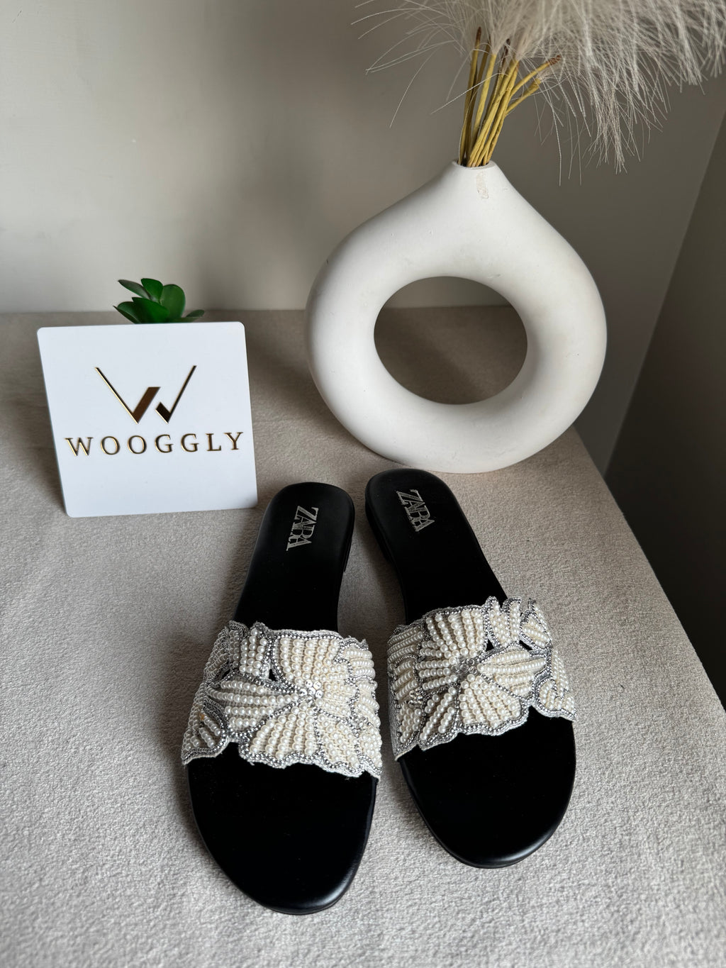 Zara Sugar Bloom Slides - Black