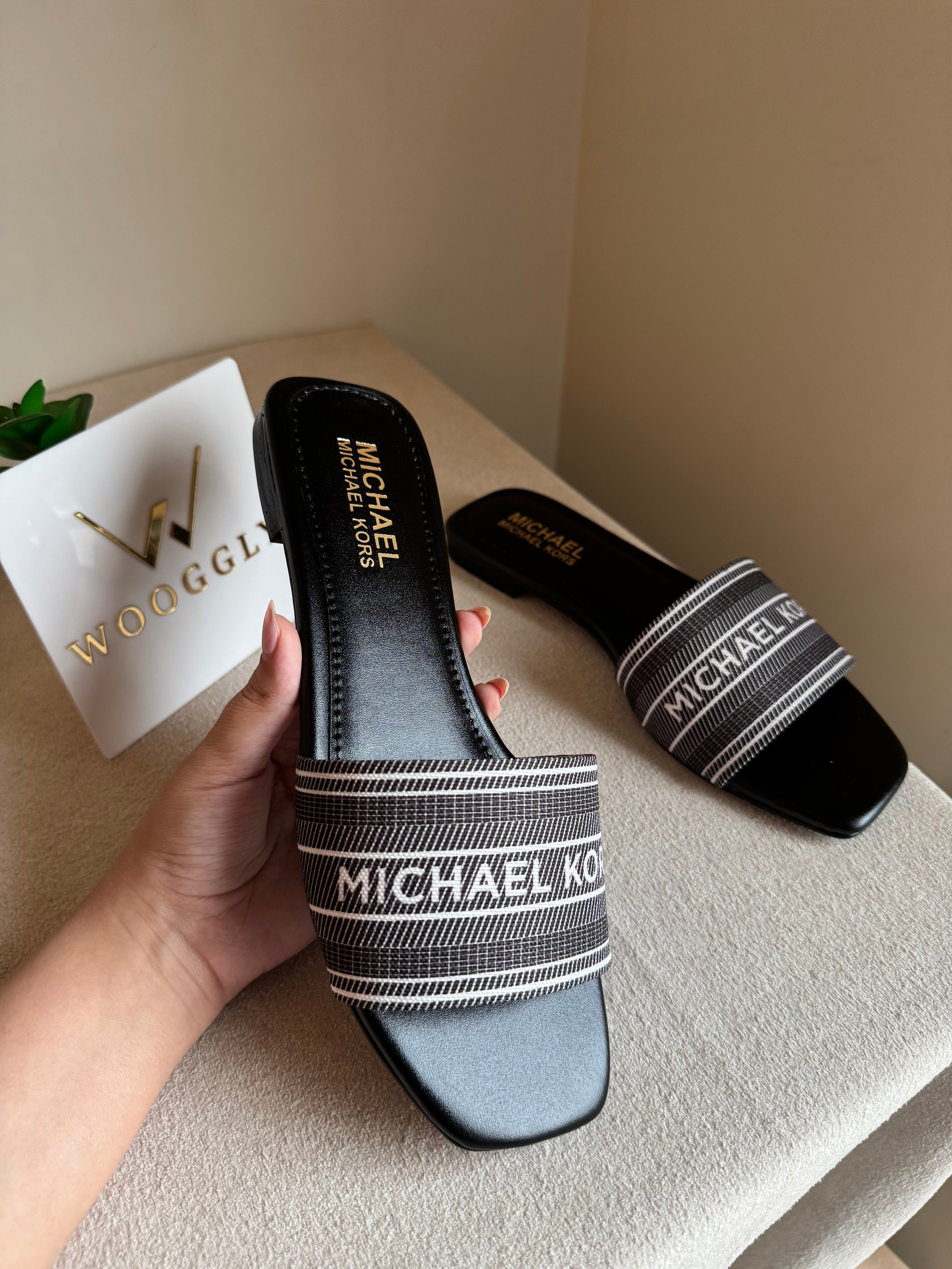 MK Classy Slide Black