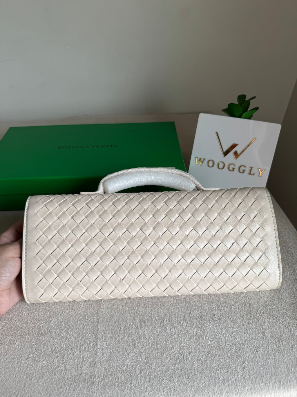 Premium Bottega Veneta Viral Bag with BOX Packing - Cream