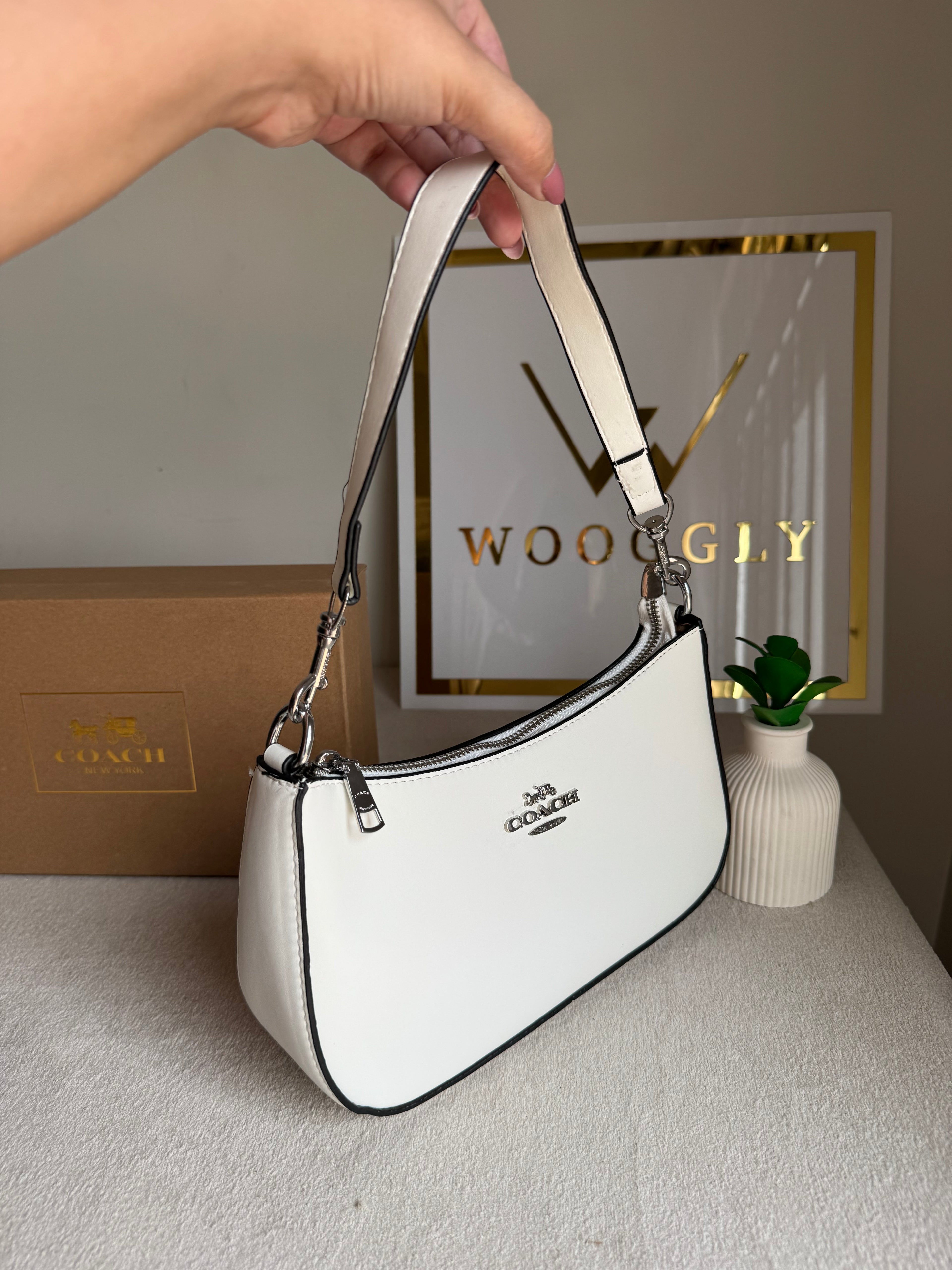 COACH TERI PREMIUM (White) - BOX PACKING