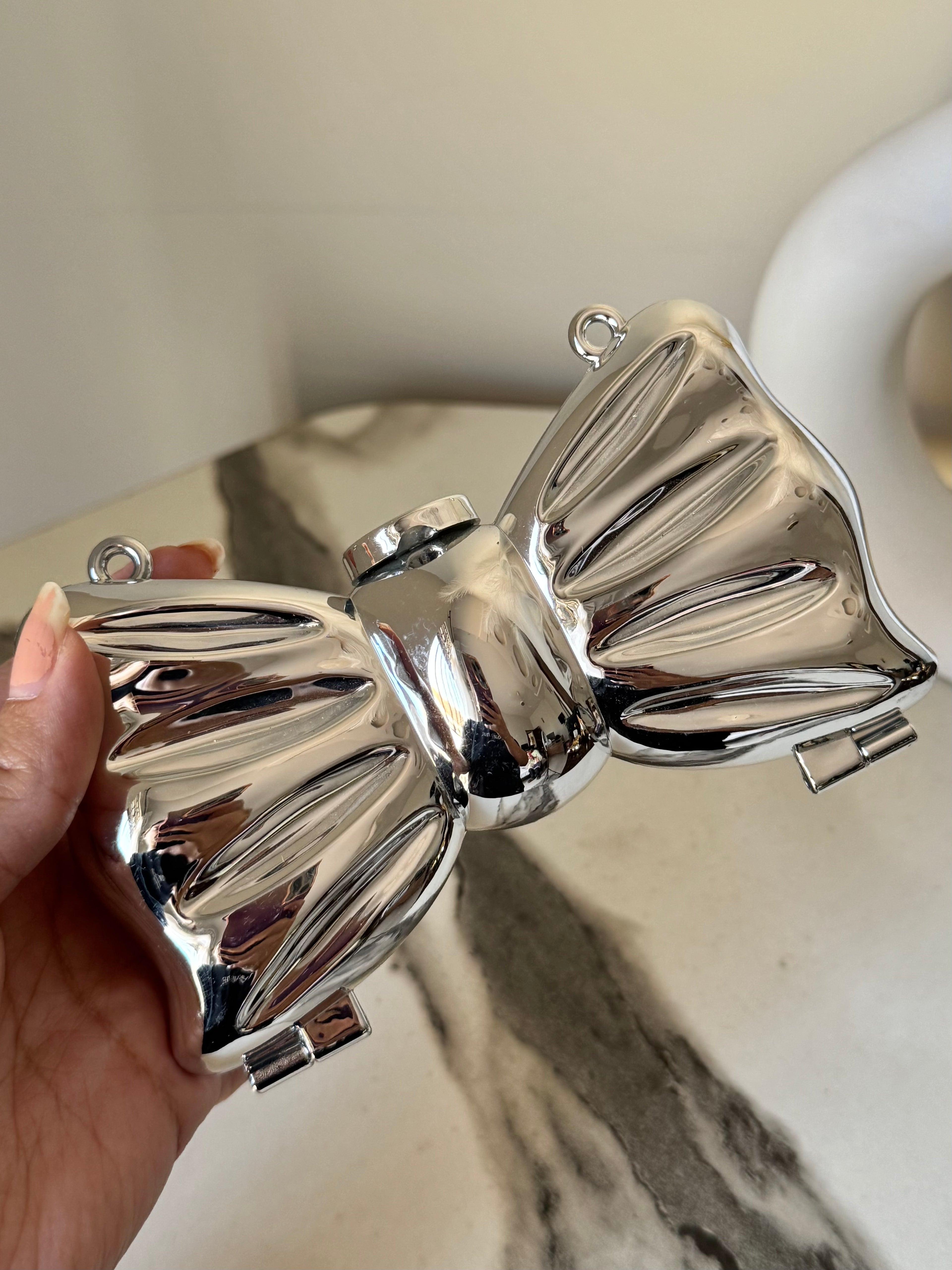 Bow Clutch - Silver with Chain