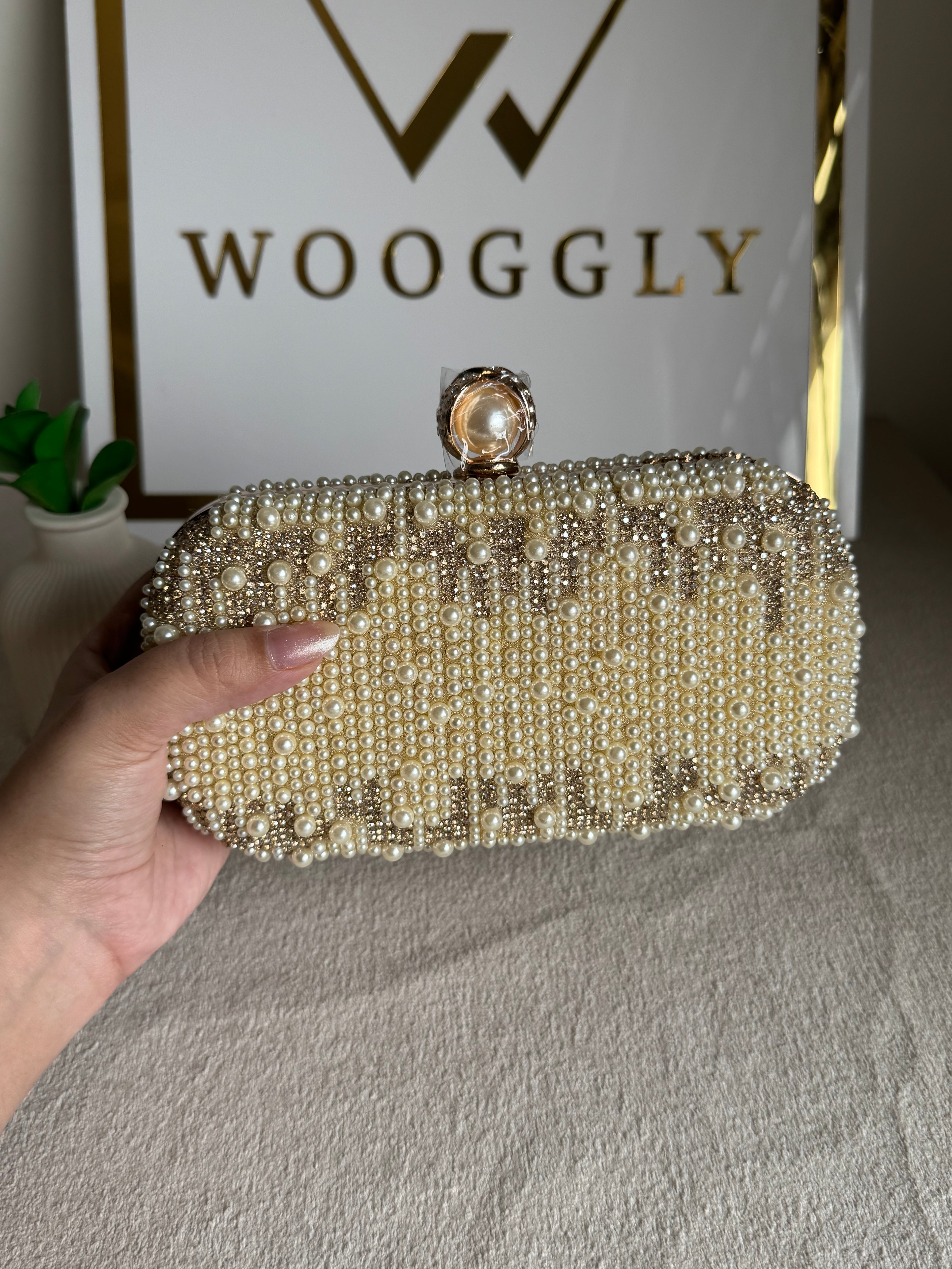 Regal Pearl Clutch