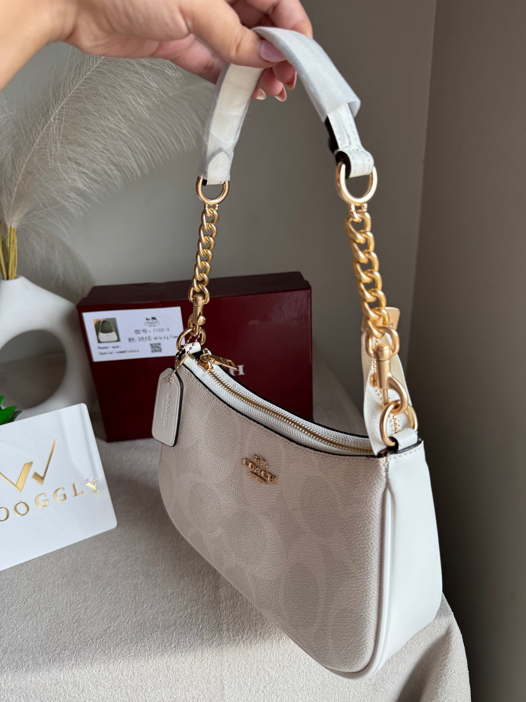 COACH TERI PREMIUM (White) - BOX PACKING