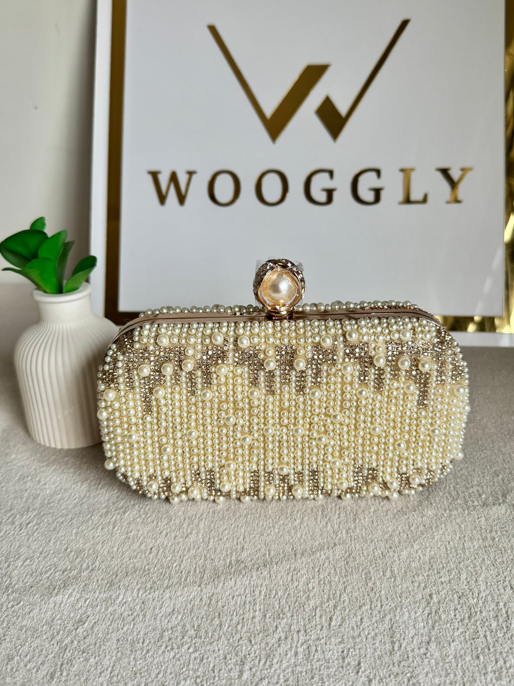 Regal Pearl Clutch