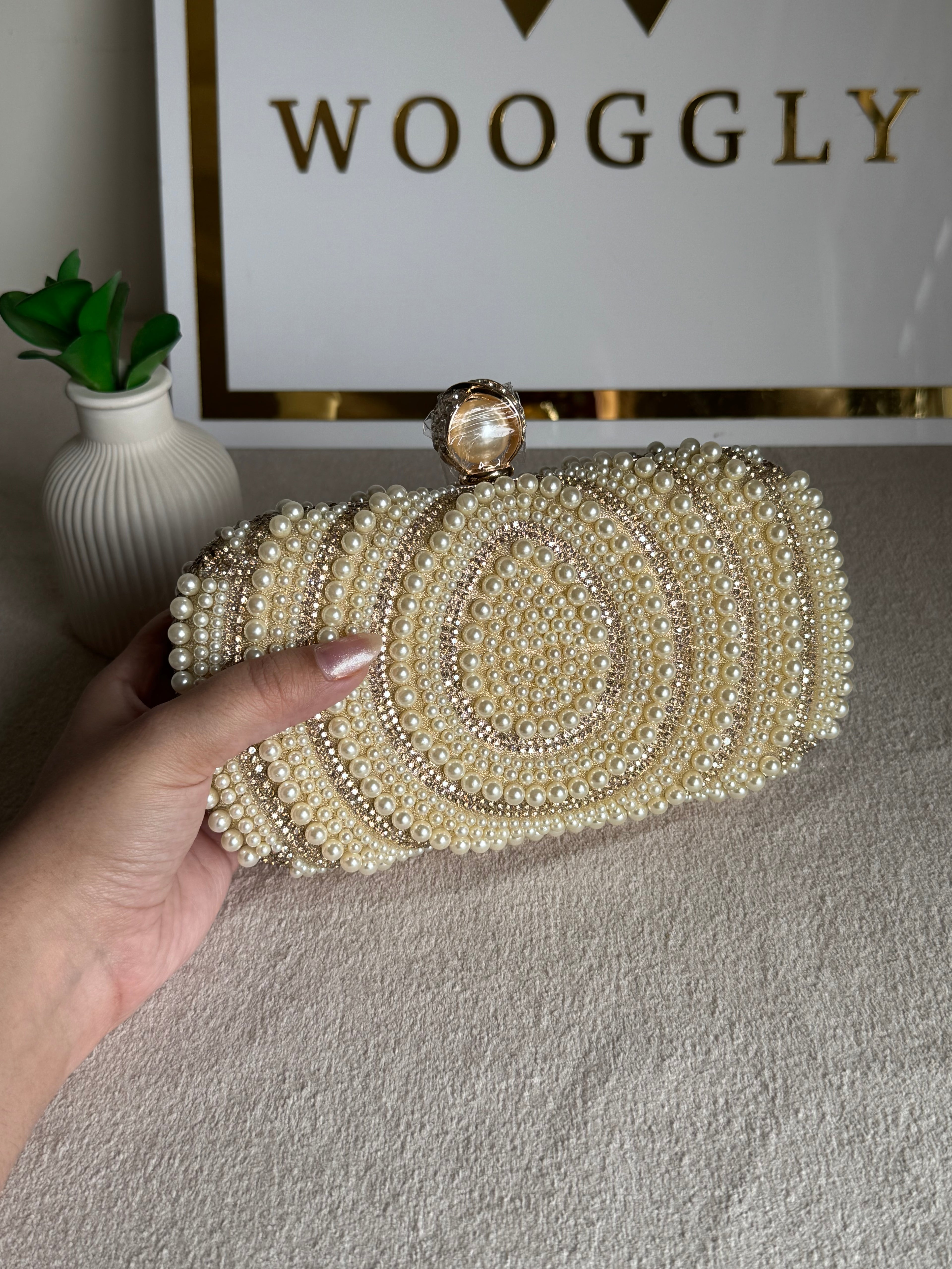 Mahira Pearl Clutch