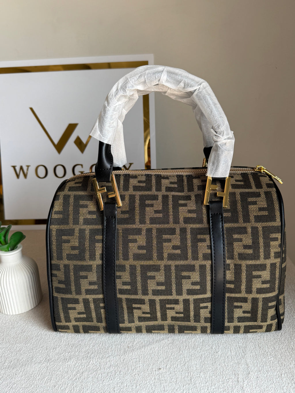 Fendi Signature Hand Bag - Black & Beige