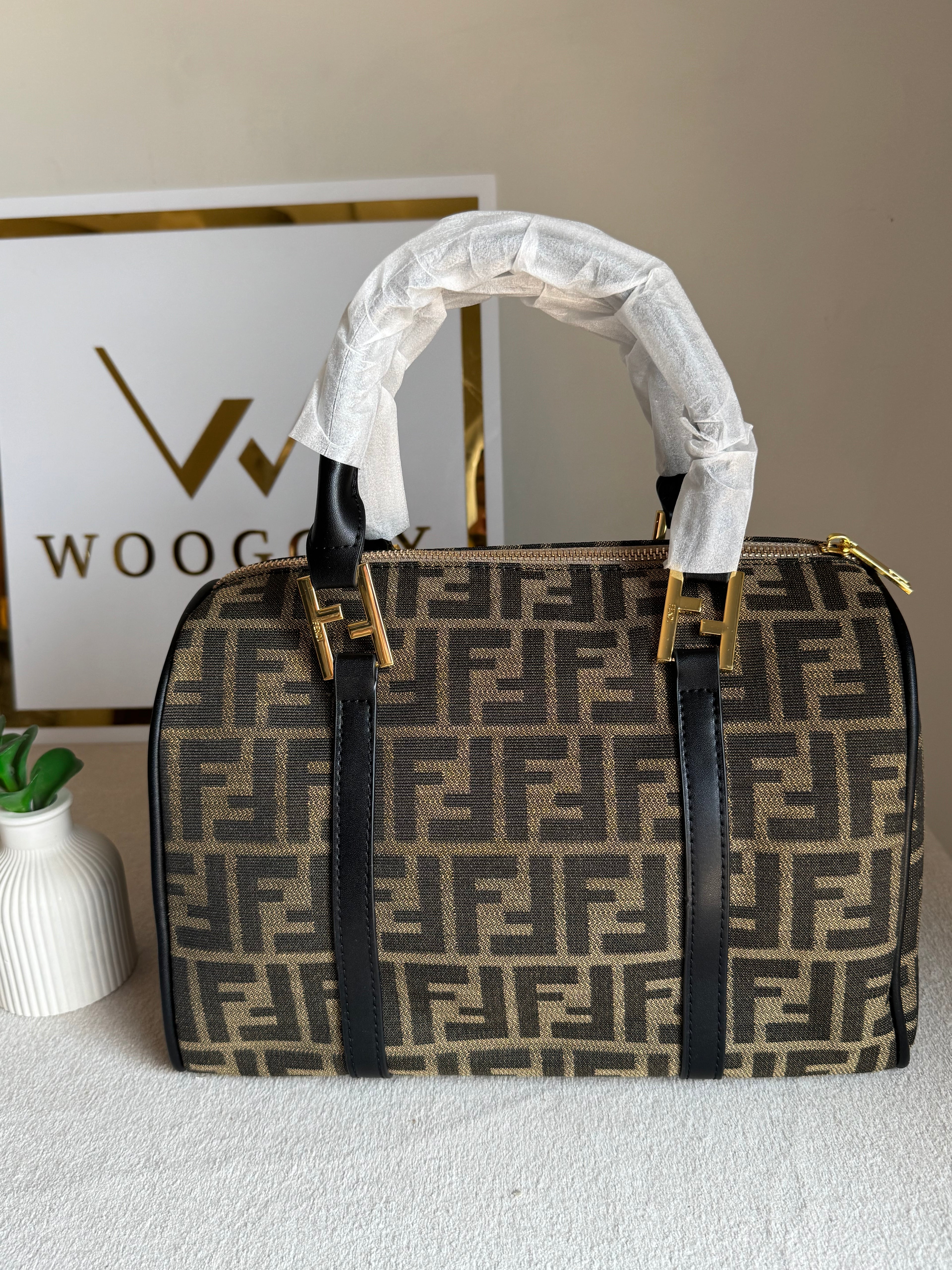 Fendi Signature Hand Bag - Black & Beige
