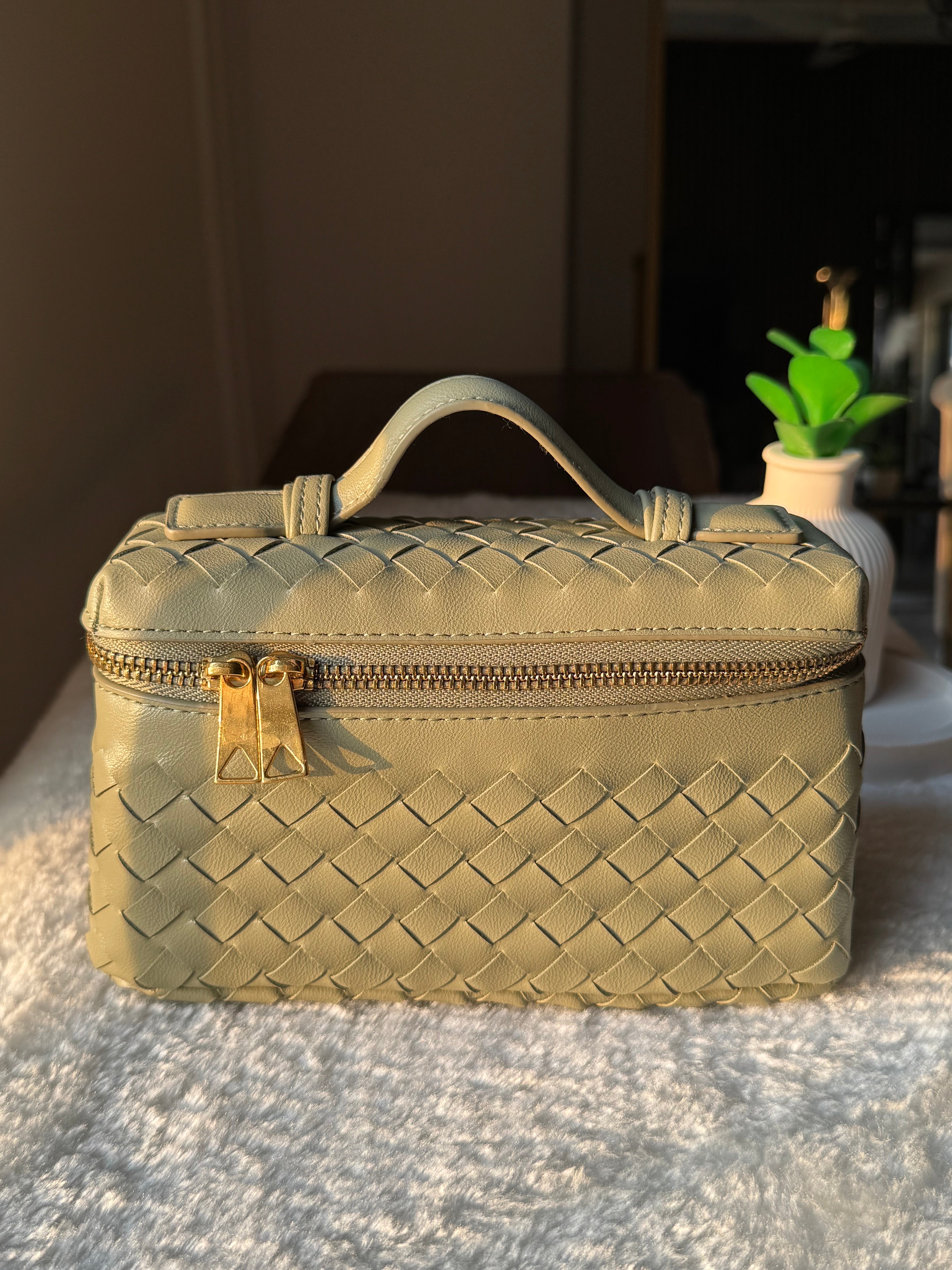 JW Pie Woven Bag with Long Strap (Sea Green)