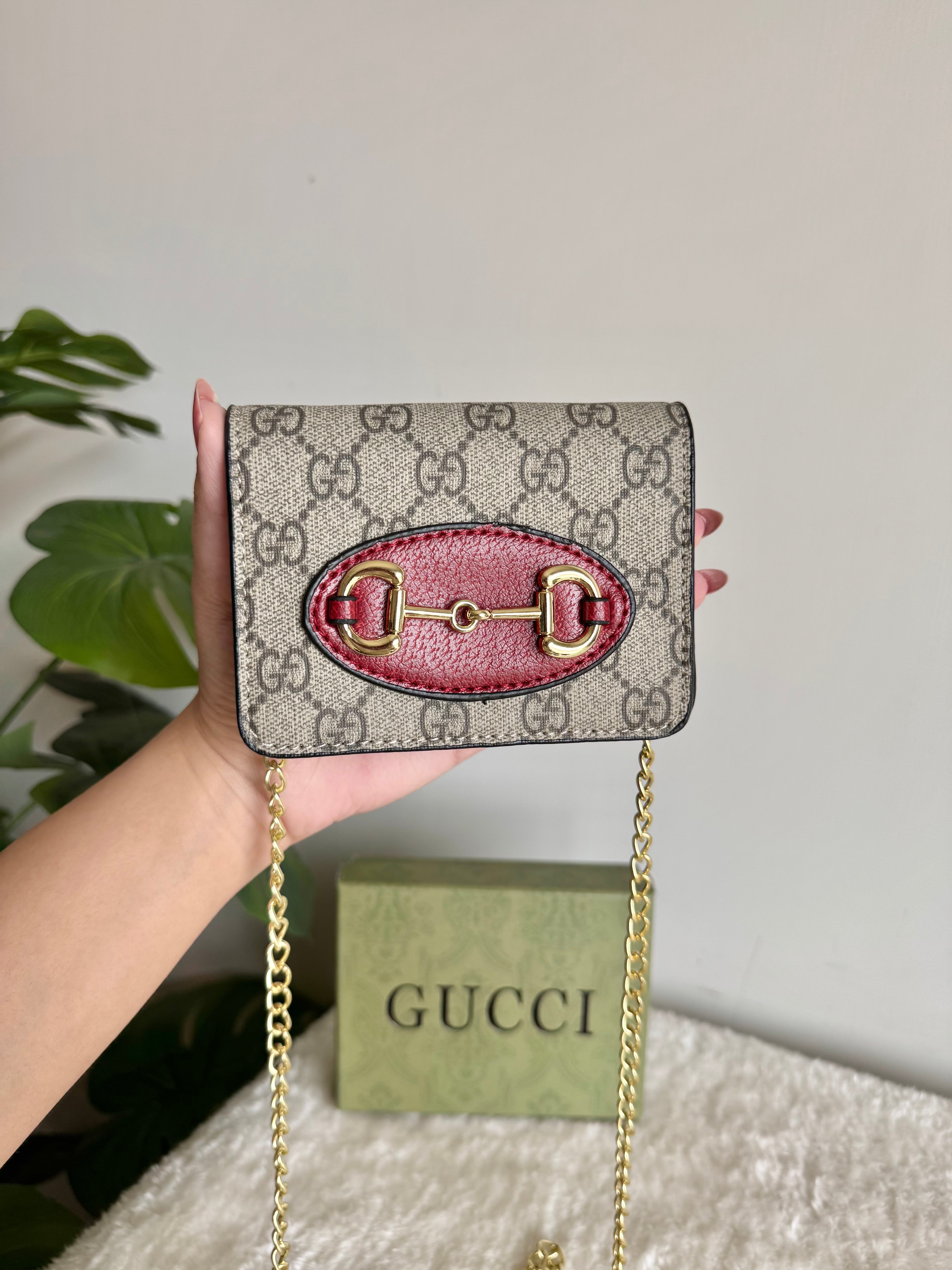 Gucci Wallet with Detachable Chain - Maroon