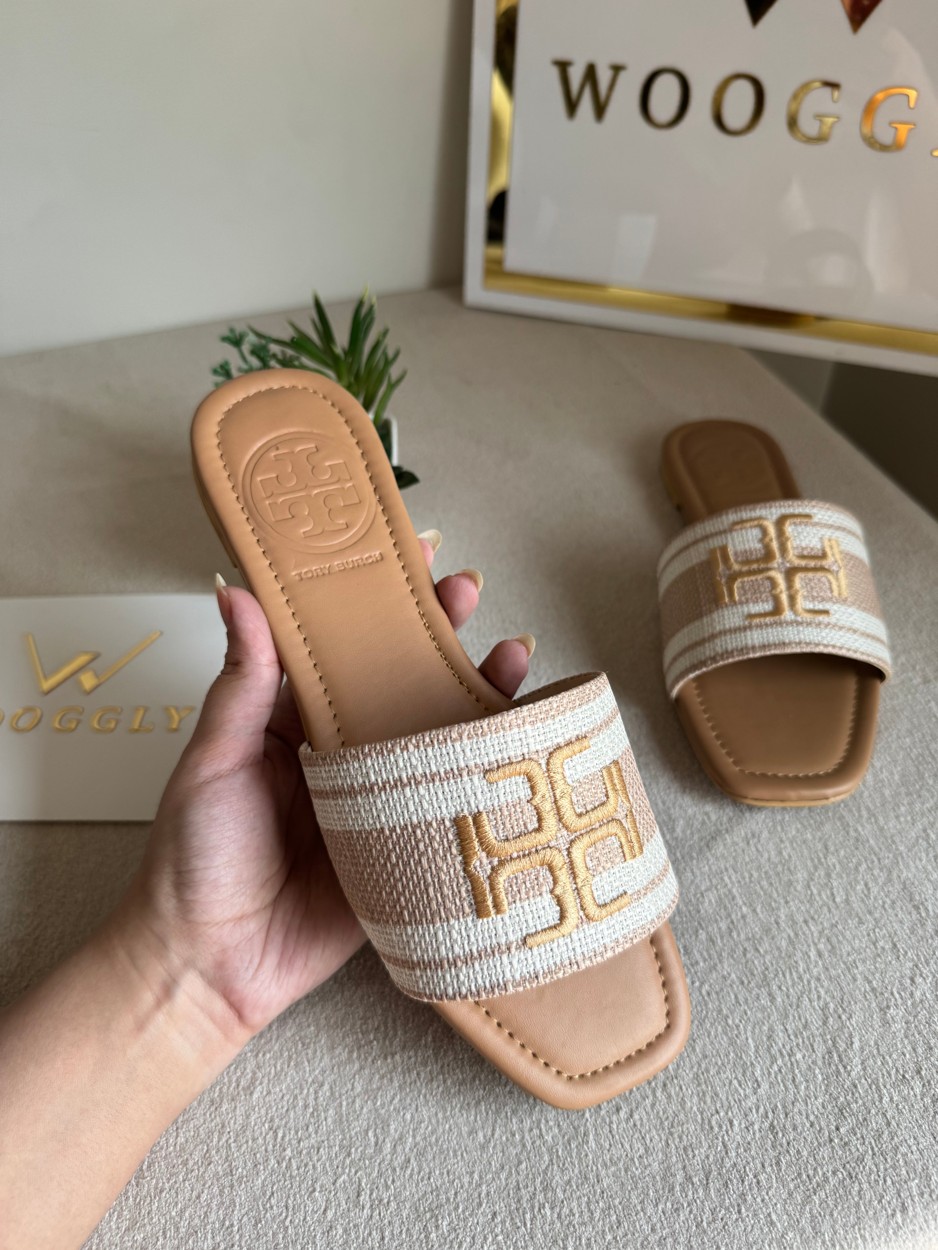 Tory Burch Nyra Slides - Beige